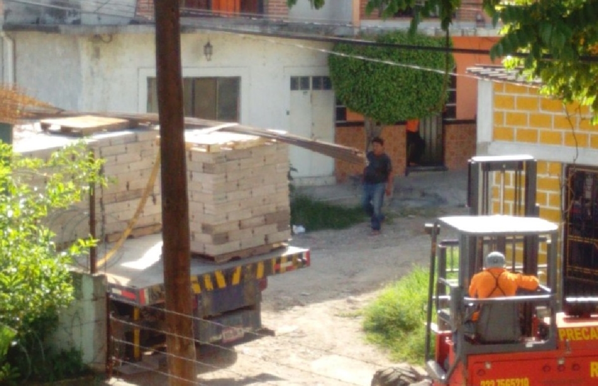 Inicia CFE entrega de materiales de construcción a quienes aceptan paso de acueducto