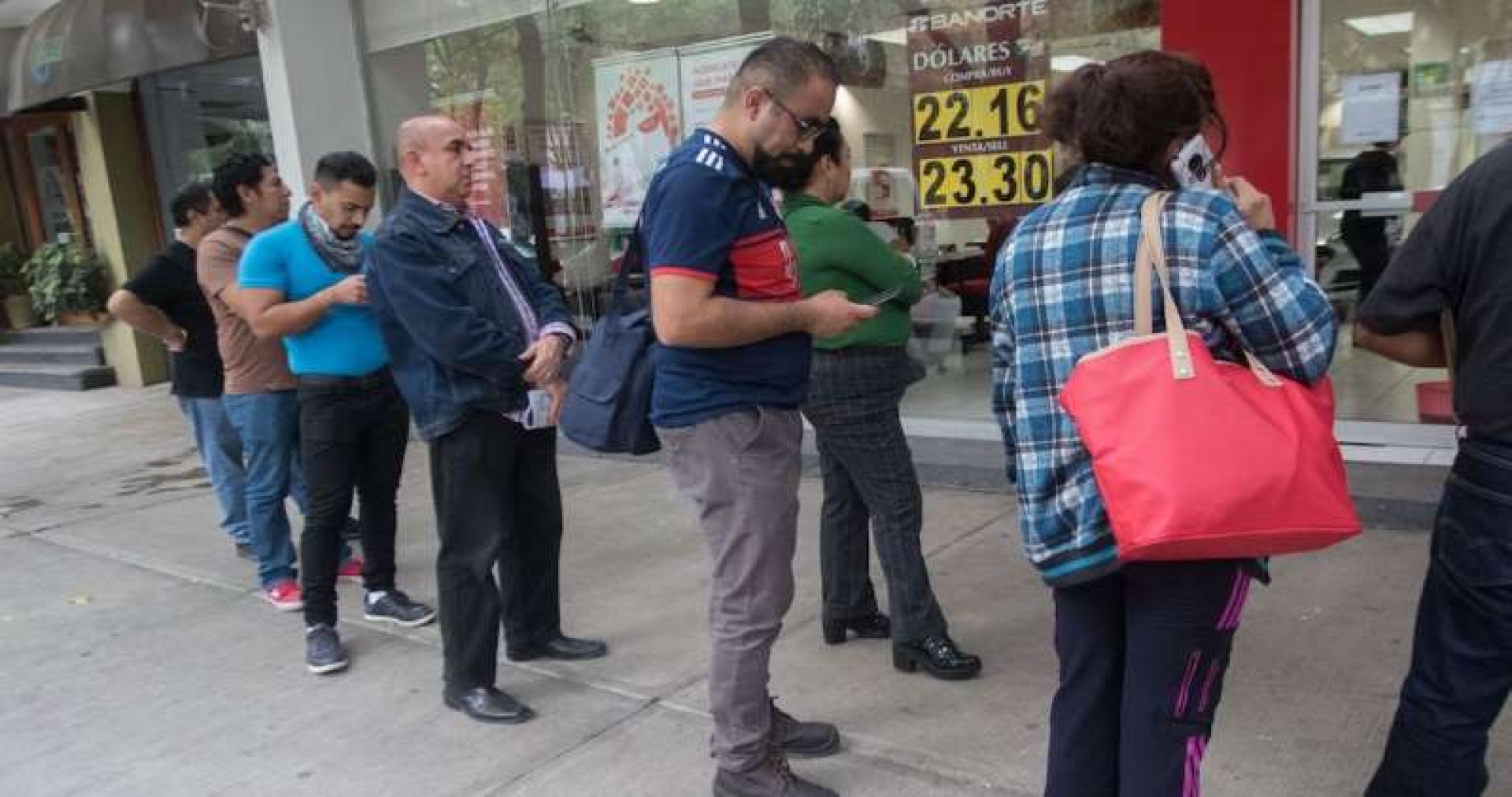 Banorte permitirá que clientes aplacen 4 meses el pago de todo tipo de créditos por el COVID-19