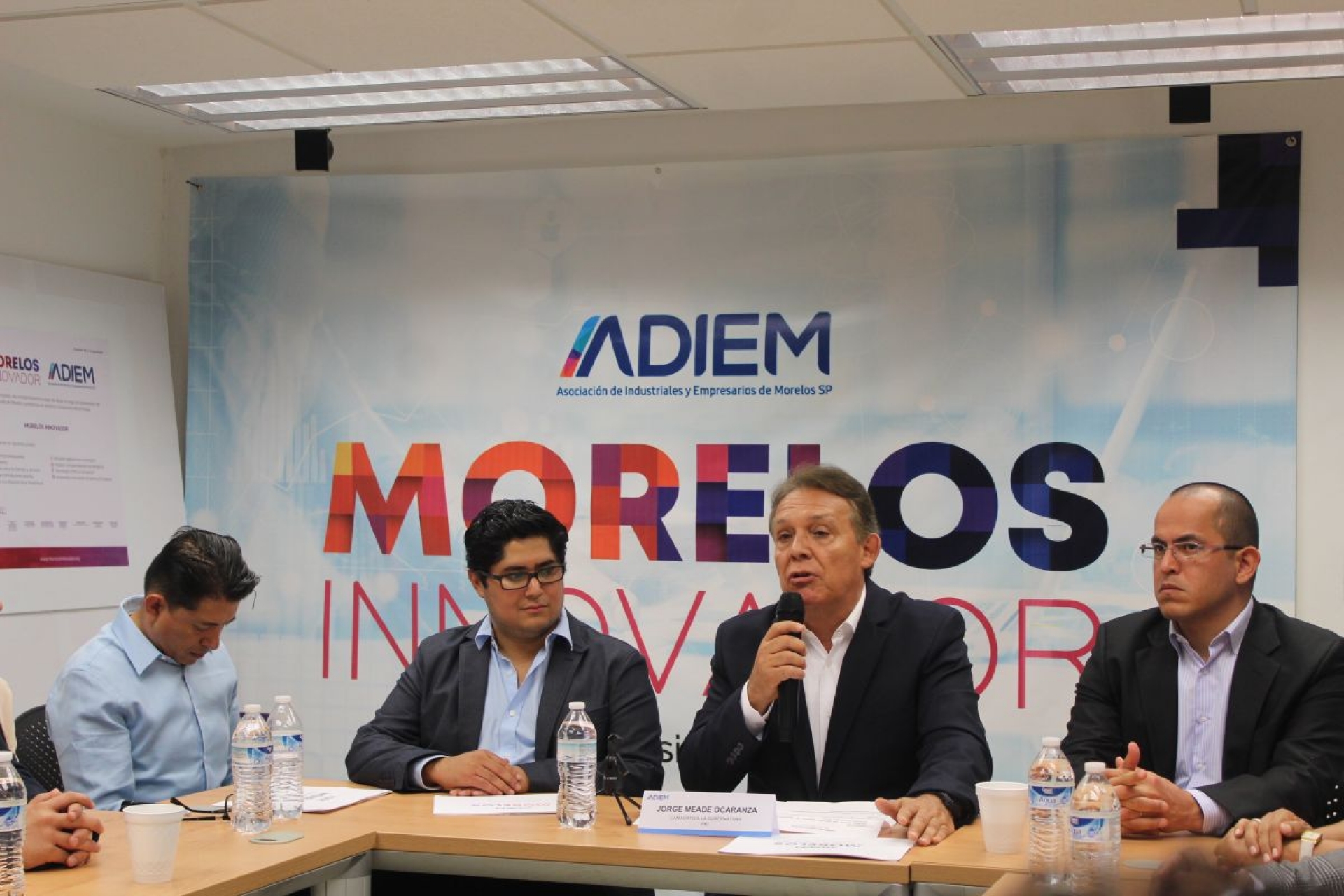 Firman candidatos la agenda “Por un Morelos innovador” de la Adiem