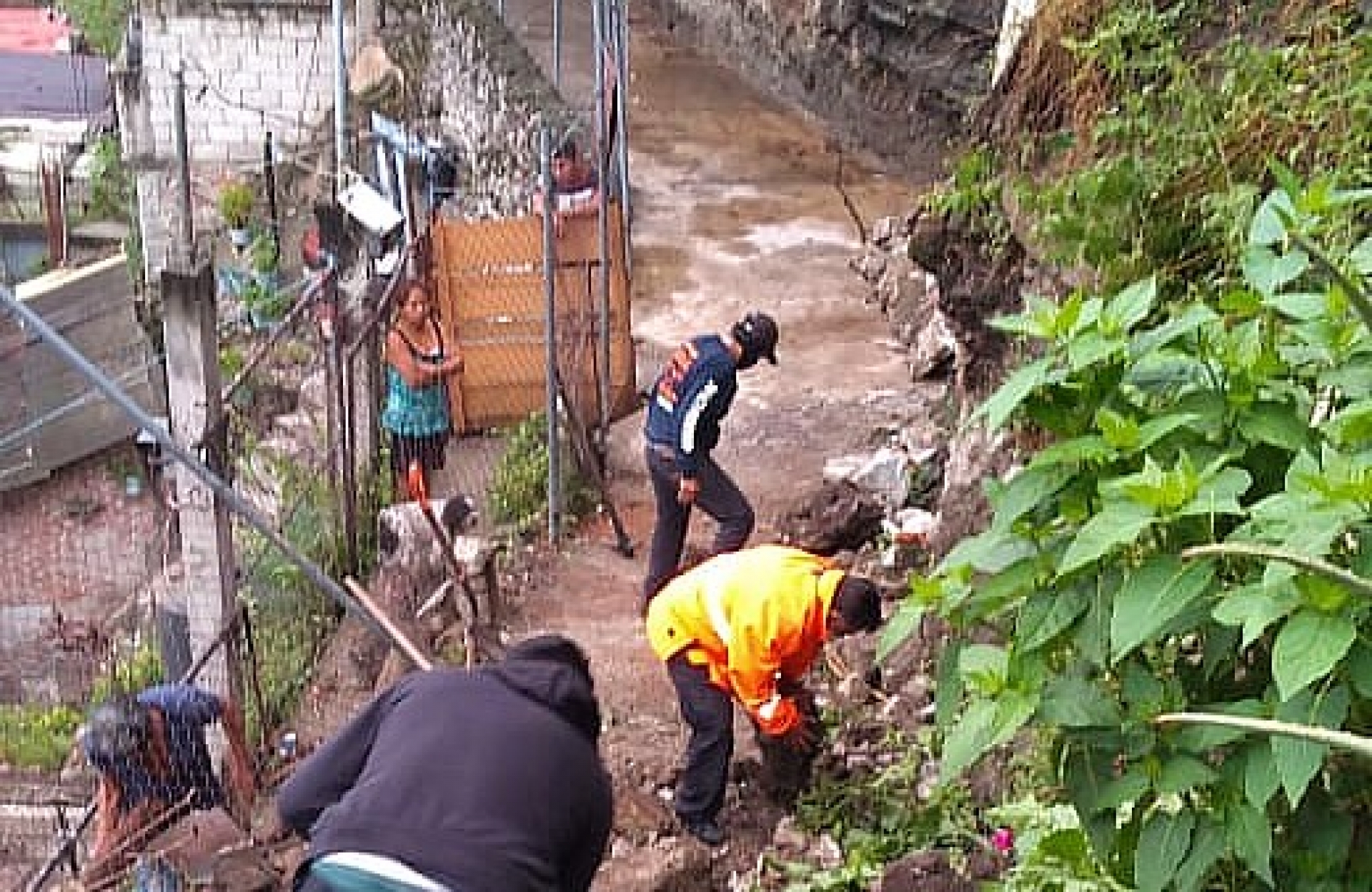 Auxilia PC Cuernavaca a la población ante afectaciones por fuertes vientos y lluvias
