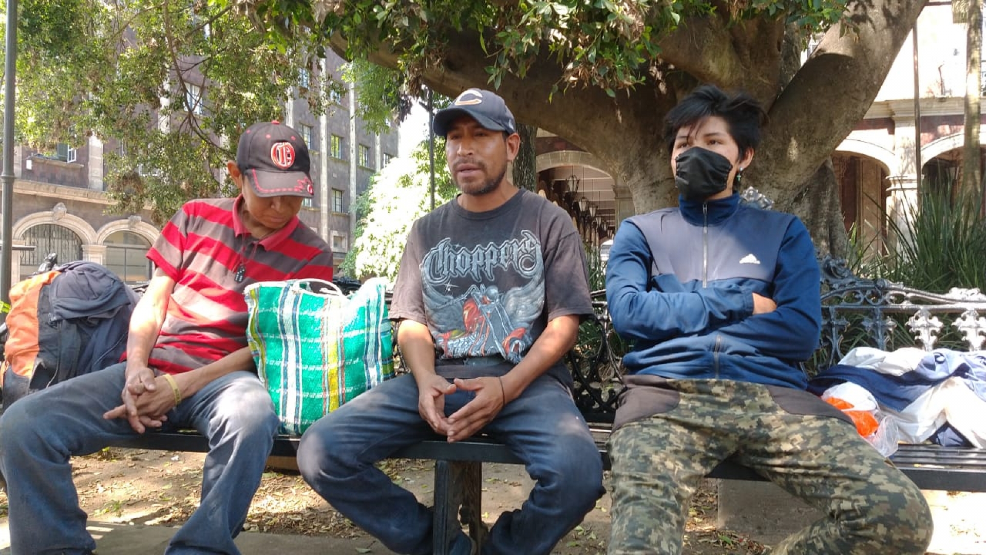 Indigentes piden que les permitan pernoctar en el zócalo de Cuernavaca