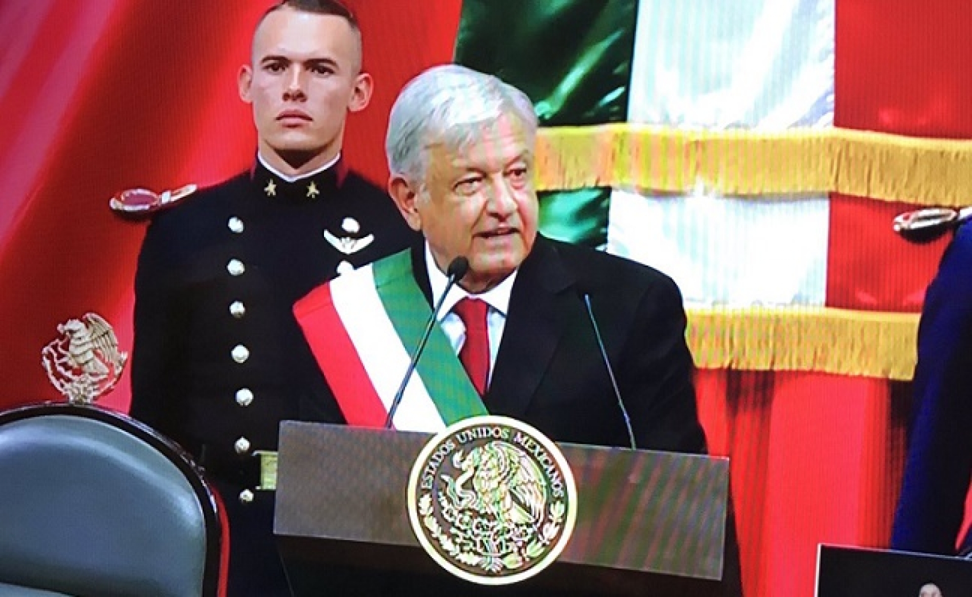 "Ahora resulta que los que aumentaron el precio de las gasolinas, están pidiendo que bajen": #AMLO