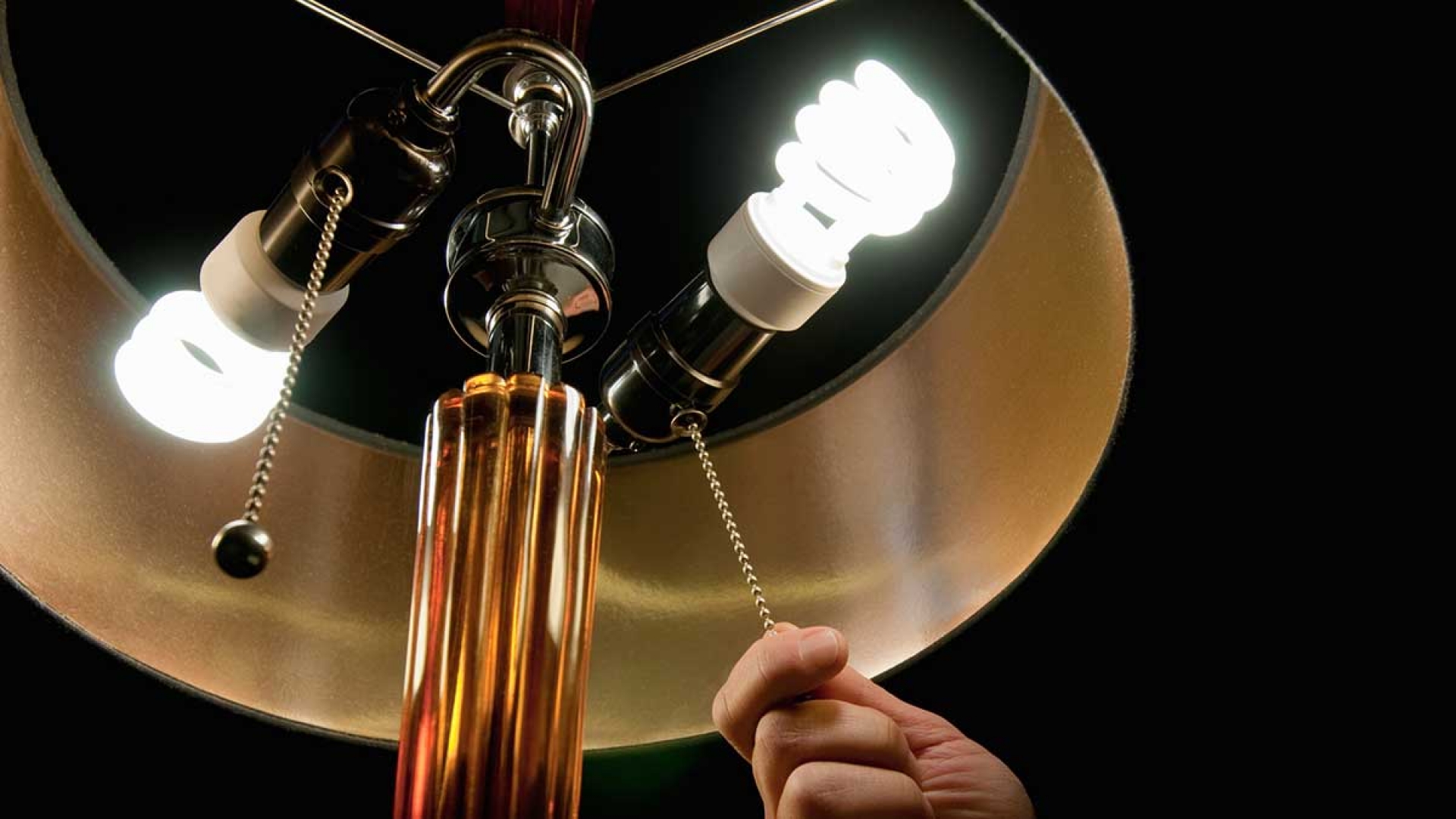 ¡Llegó la luz! Restablecen al 100% suministro de energía eléctrica