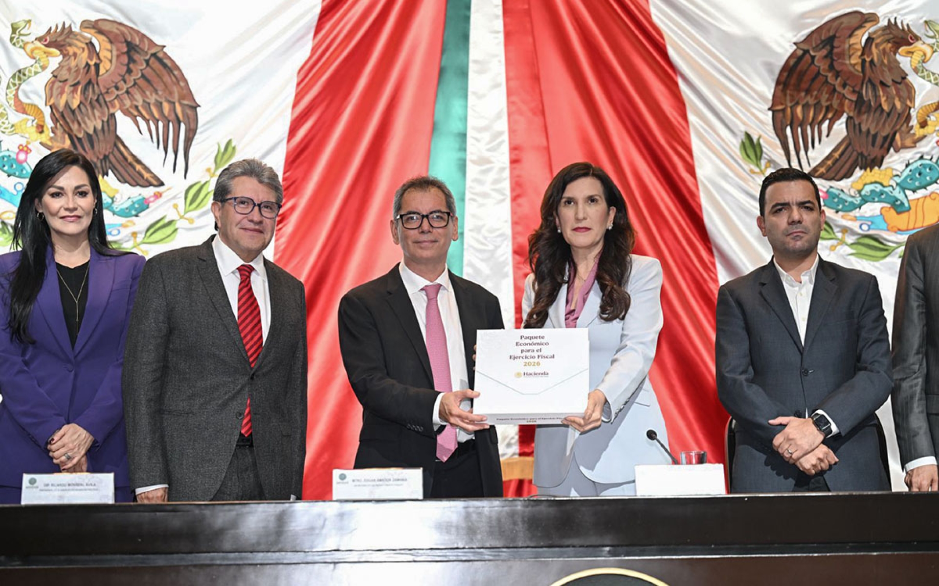 Hacienda entrega Paquete Económico 2026 al Congreso