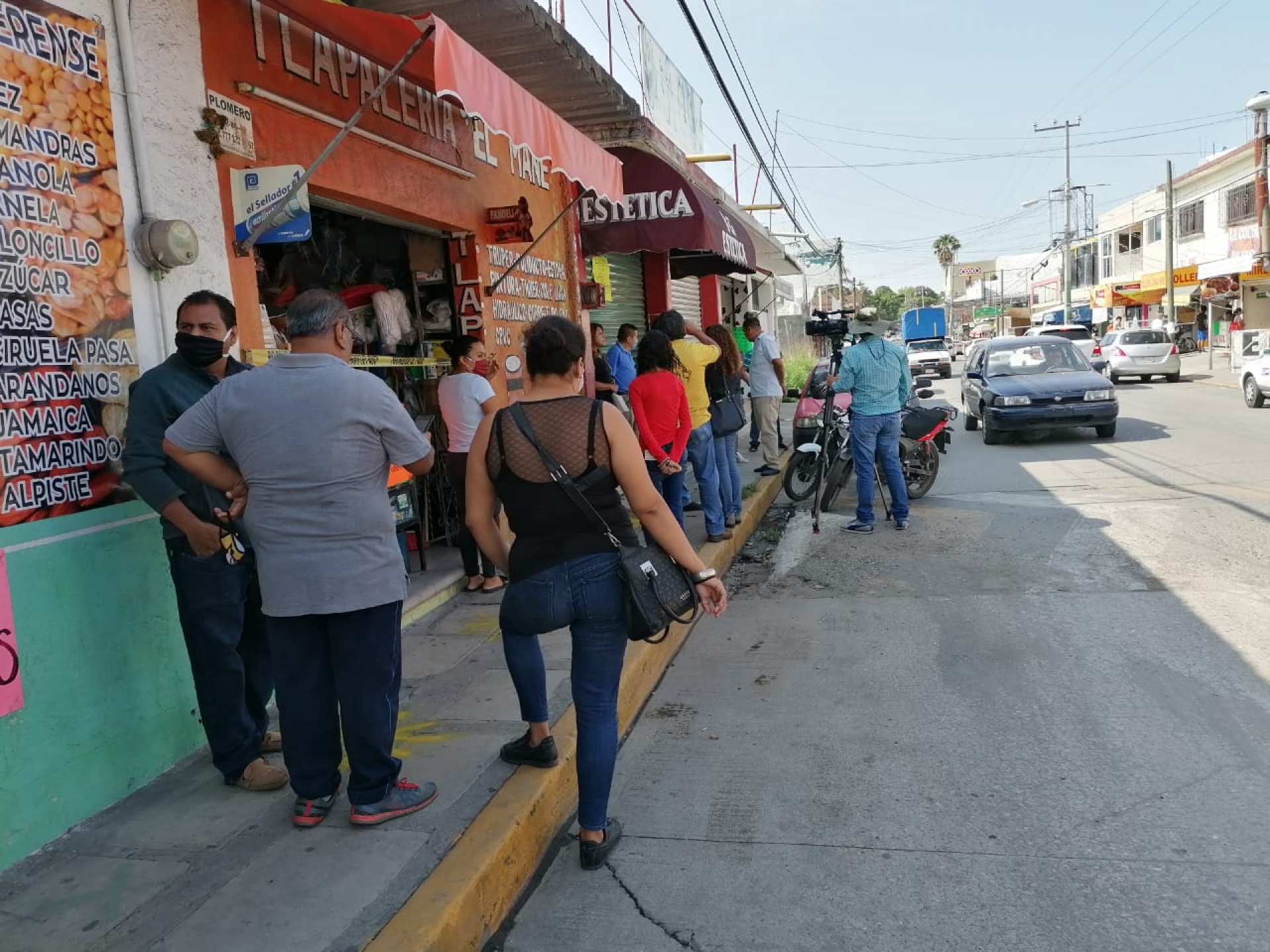 Se manifiestan comerciantes contra la inseguridad en la avenida 10 de Abril