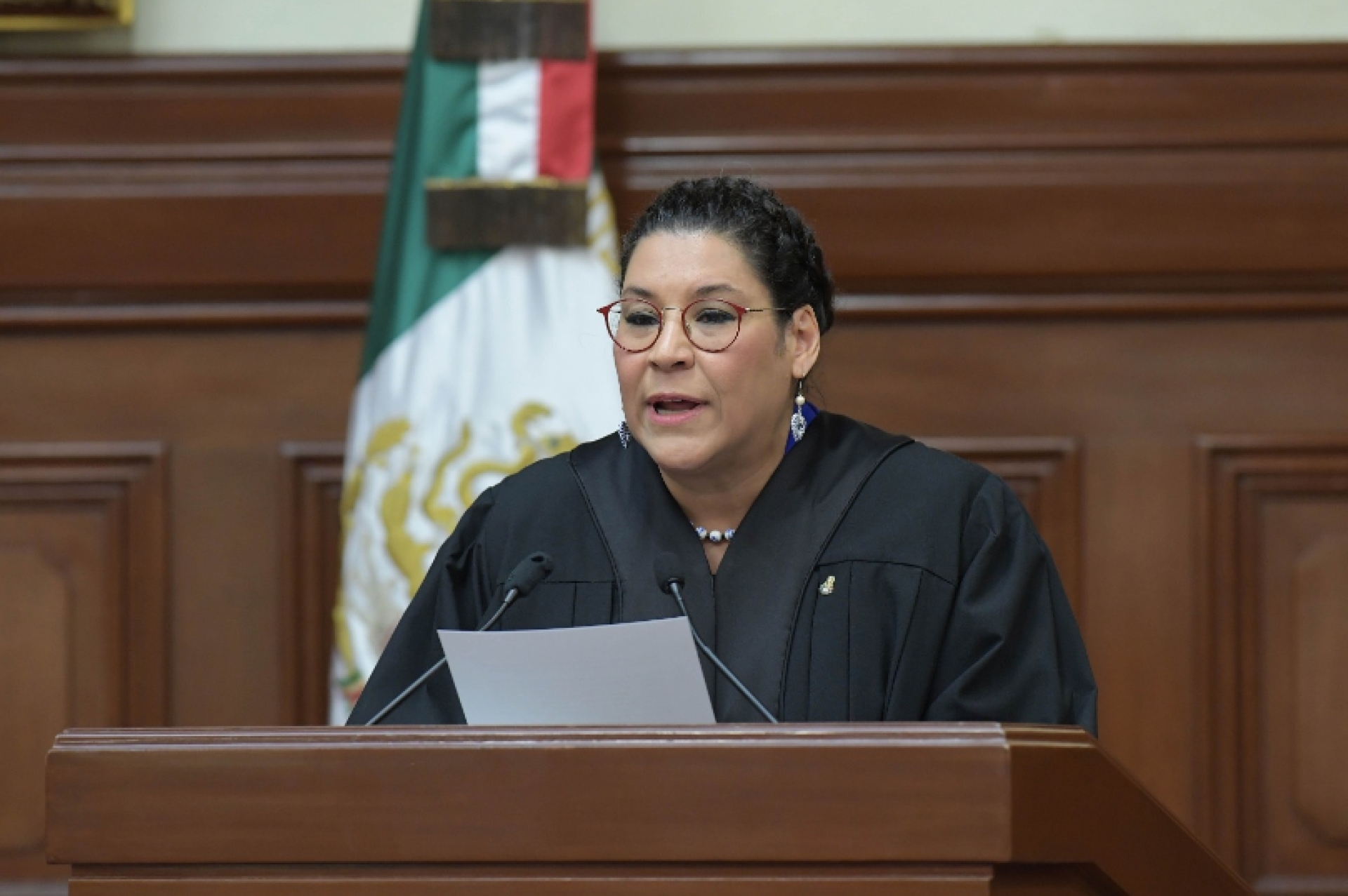 Ministra Lenia Batres denuncia 'campaña permanente de denostación' en su contra