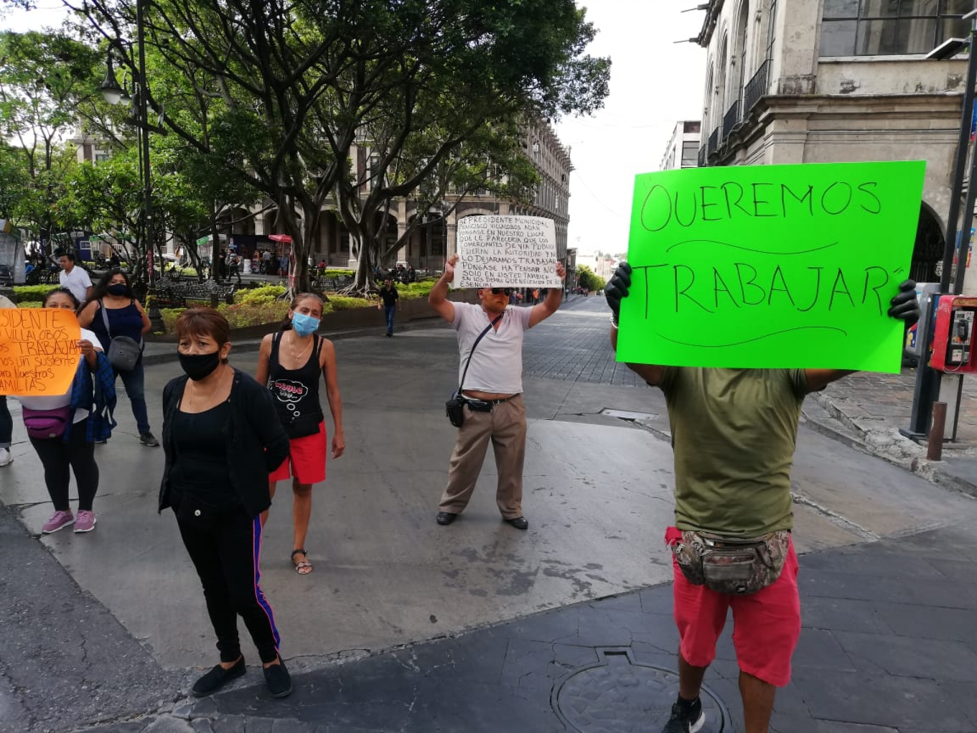 Protestan comerciantes ambulantes en el centro de Cuernavaca; exigen reinstalarse