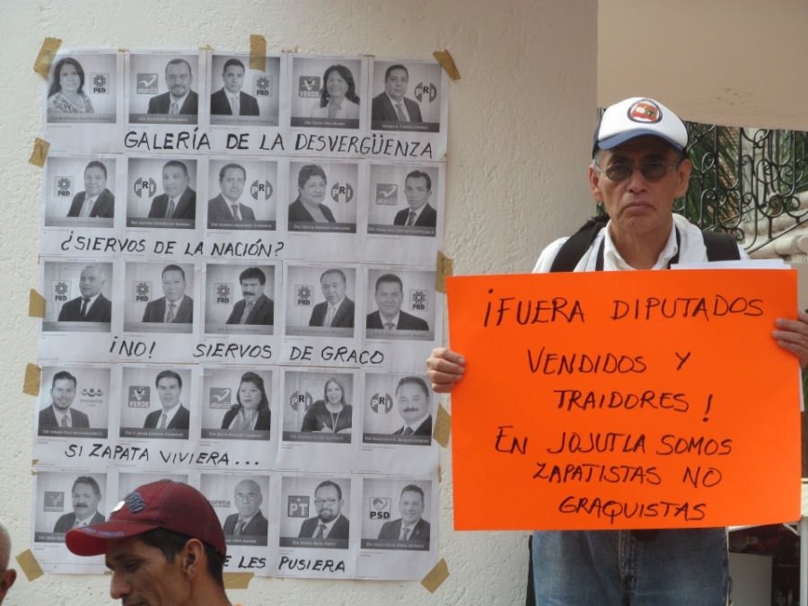 Reclaman en Jojutla a diputados por no someter a juicio político al gobernador