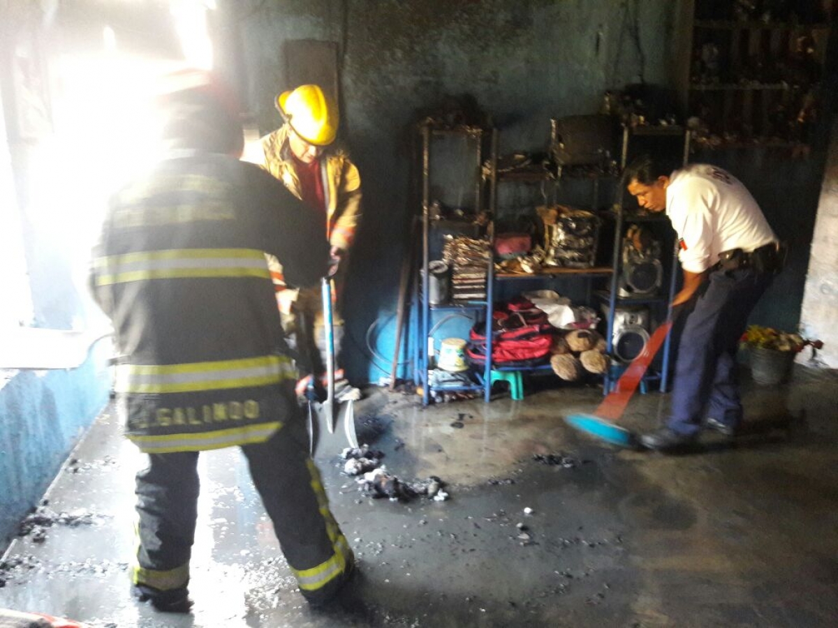 Un incendio destruyó una casa en la Lagunilla