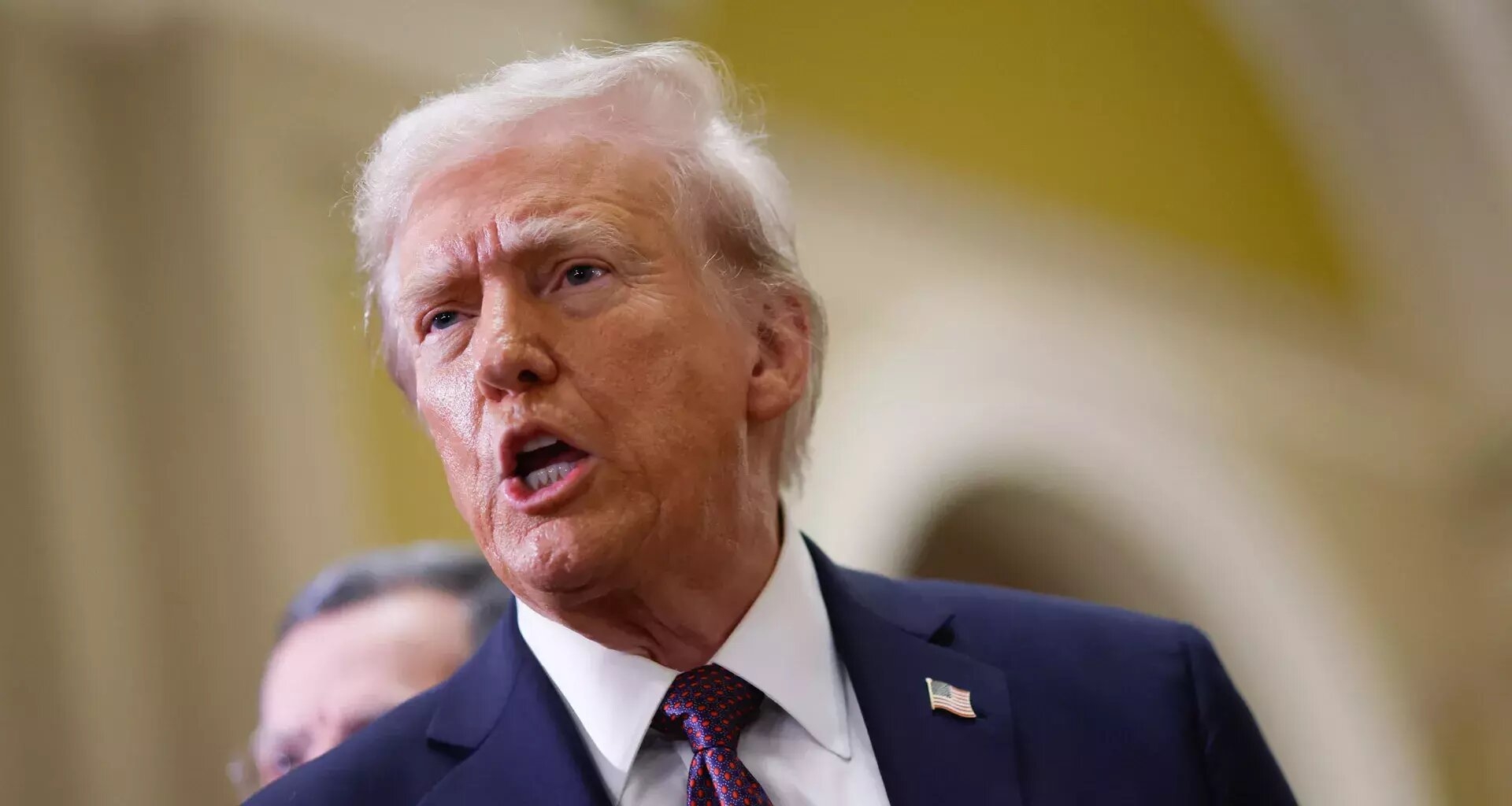 Trump pide al Congreso eliminar el horario de verano en Estados Unidos
