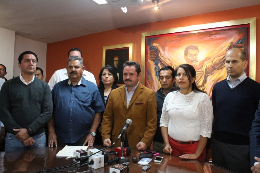Diputados ofrecen unidad luego de un enfrentamiento