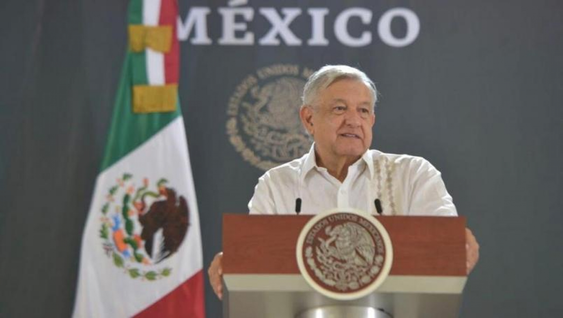 Necesitamos normalizar poco a poco las actividades productivas: AMLO desde Isla Mujeres