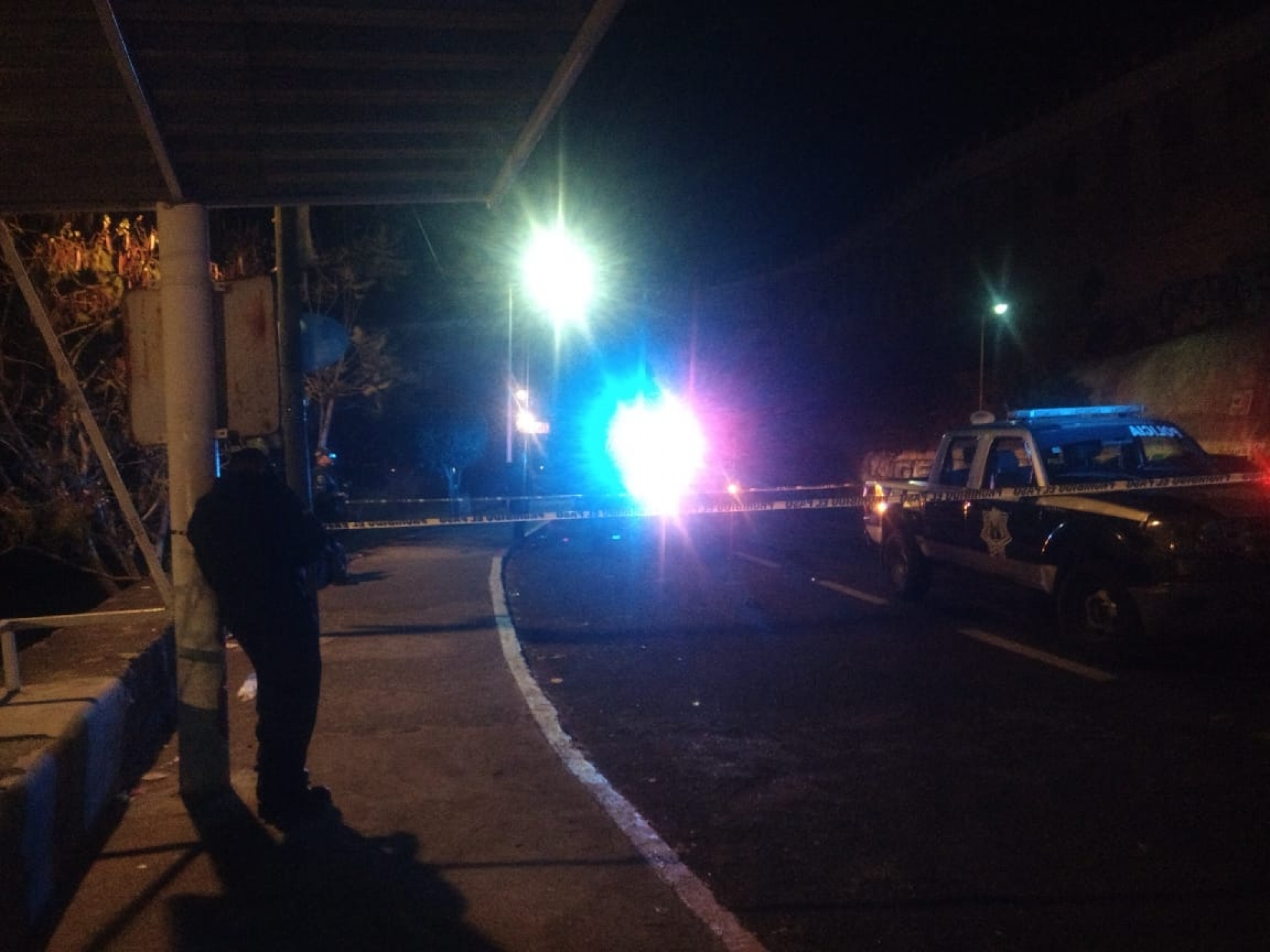 Disparan y hieren a un joven en la carretera federal México-Cuernavaca