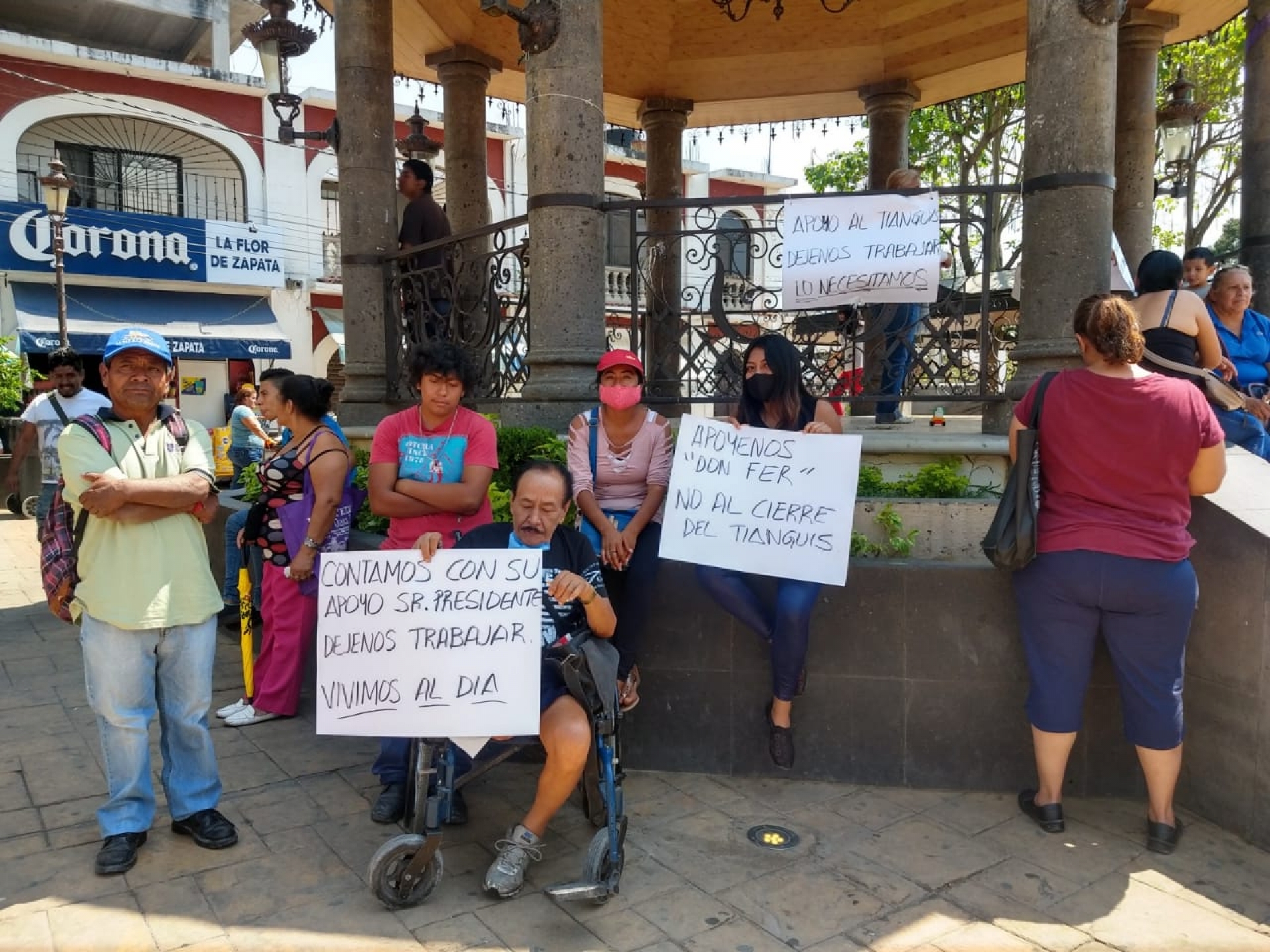 Tianguistas en Emiliano Zapata exigen les permitan vender, este sábado