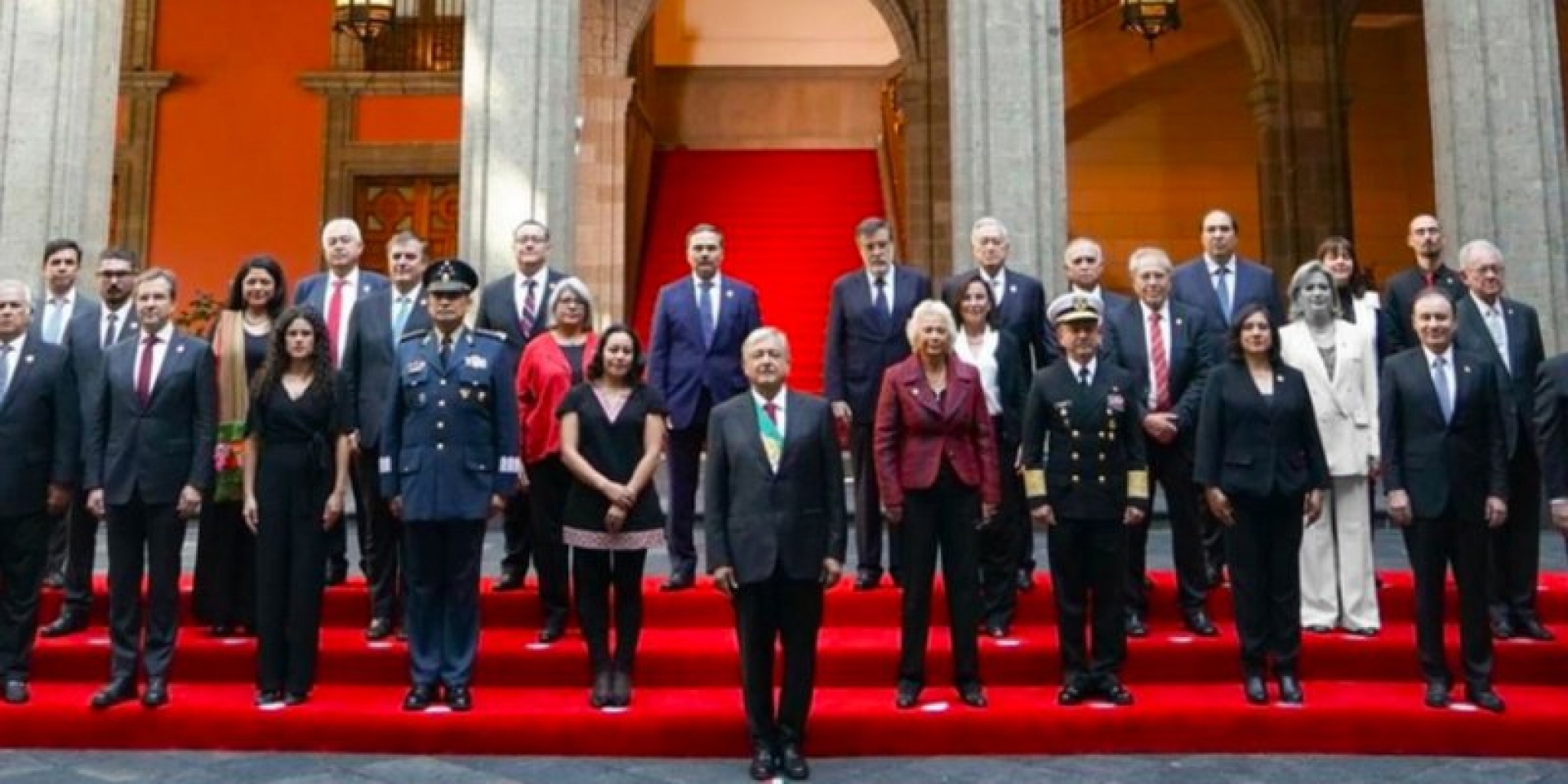AMLO negó que vaya a hacer cambios en su gabinete