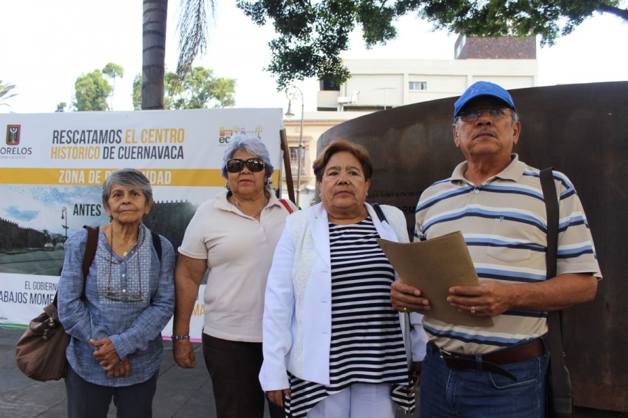 Maestros jubilados reclaman aumento en dos bonos