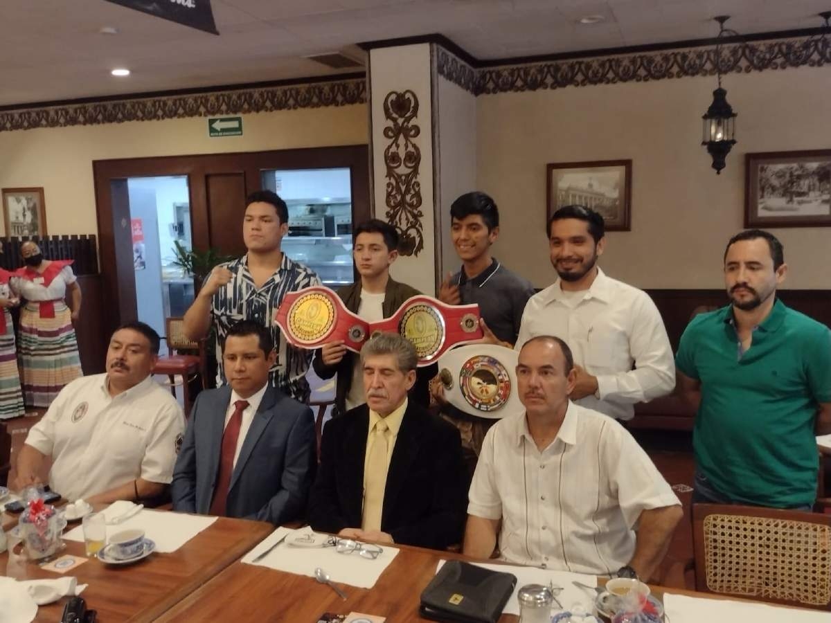 Reconocen a campeones nacionales de Full Contact
