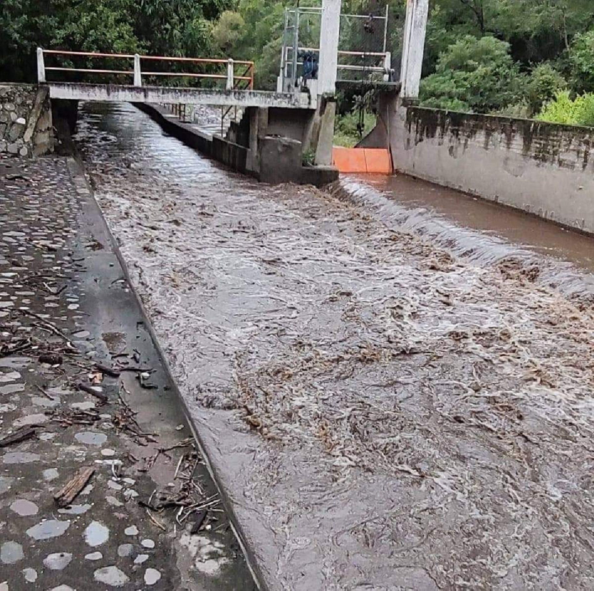 Favorecen lluvias de tormenta tropical “Max” a presa de El Rodeo