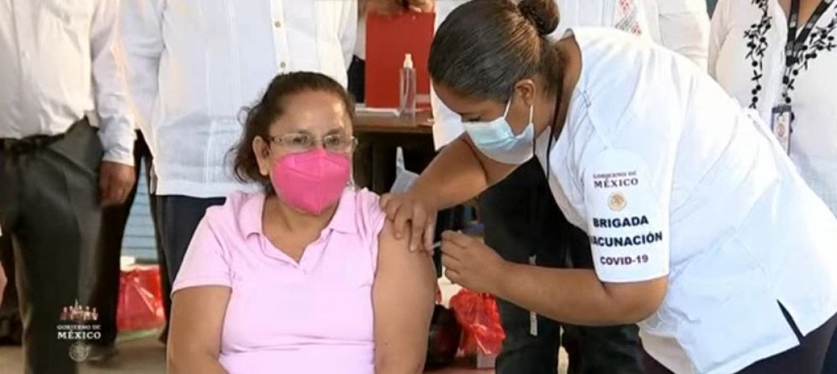 Inició vacunación contra covid-19 a docentes en Morelos