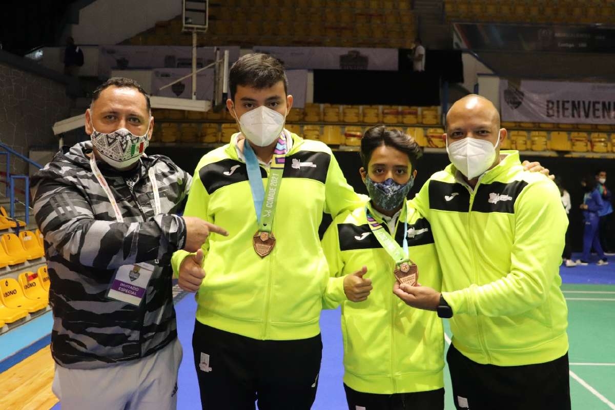 Medalla histórica en bádminton