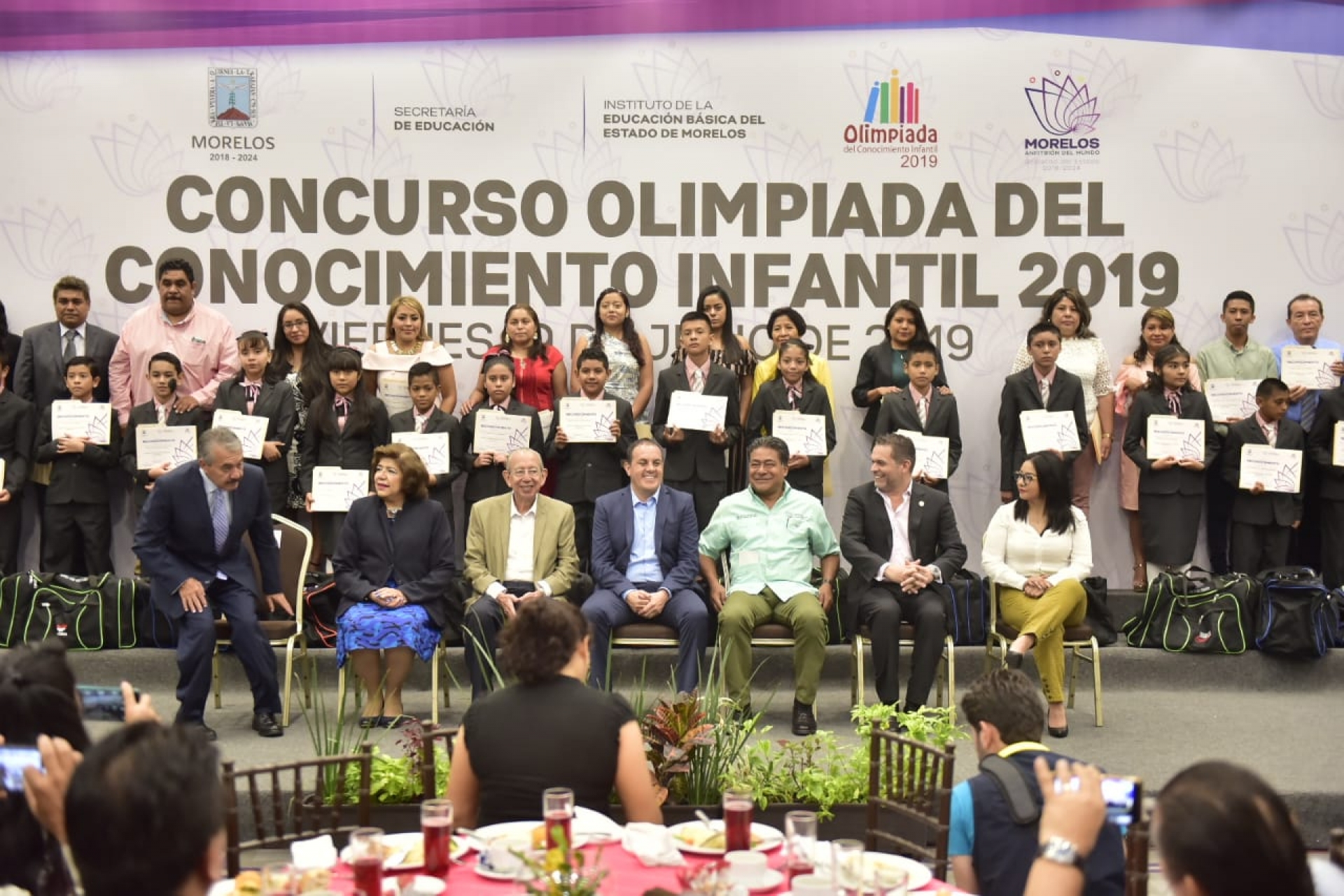 Reconoce gobierno estatal a participantes en la Olimpiada del Conocimiento Infantil