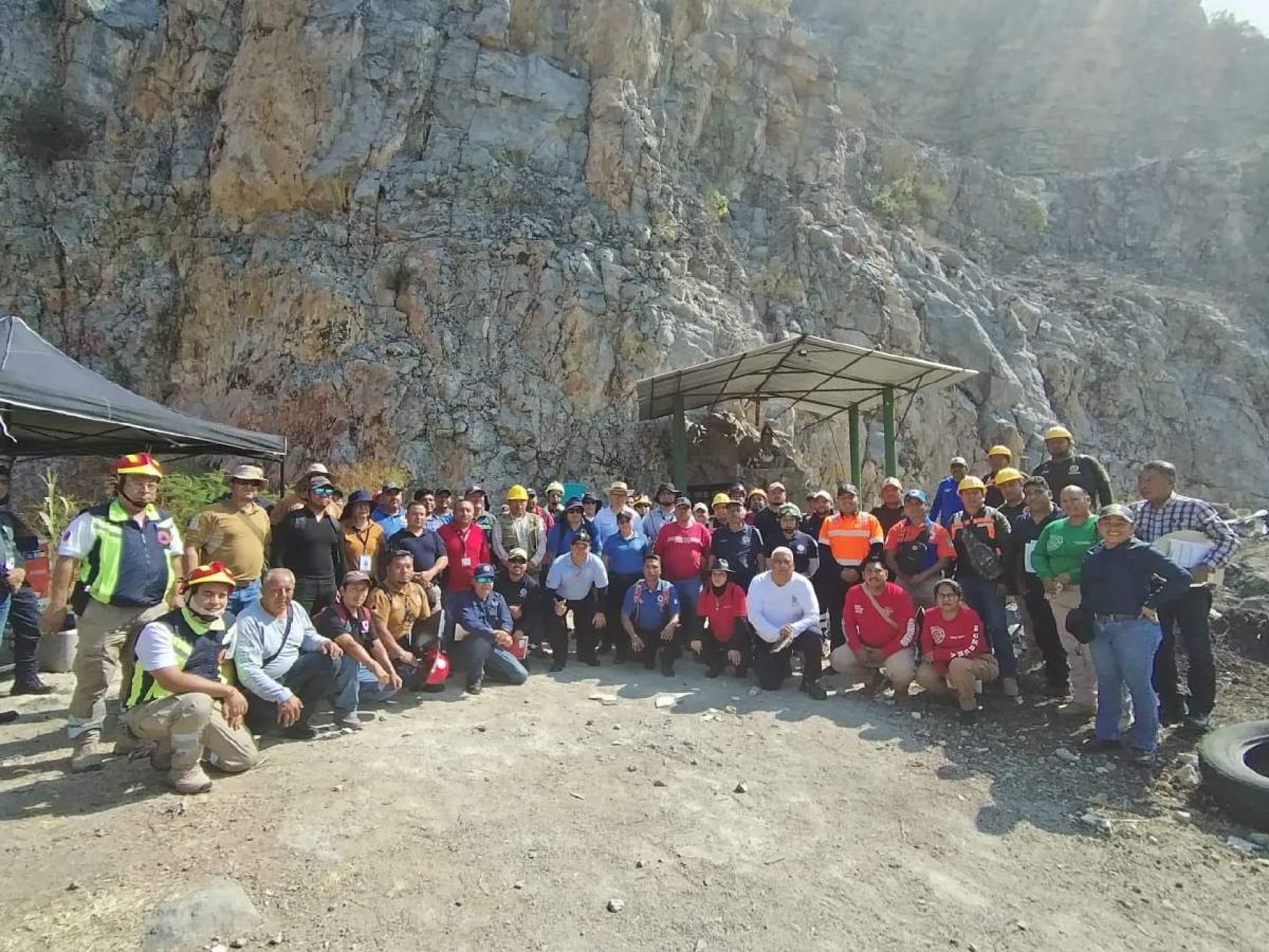 Capacitan a elementos de Protección Civil de Hueyapan