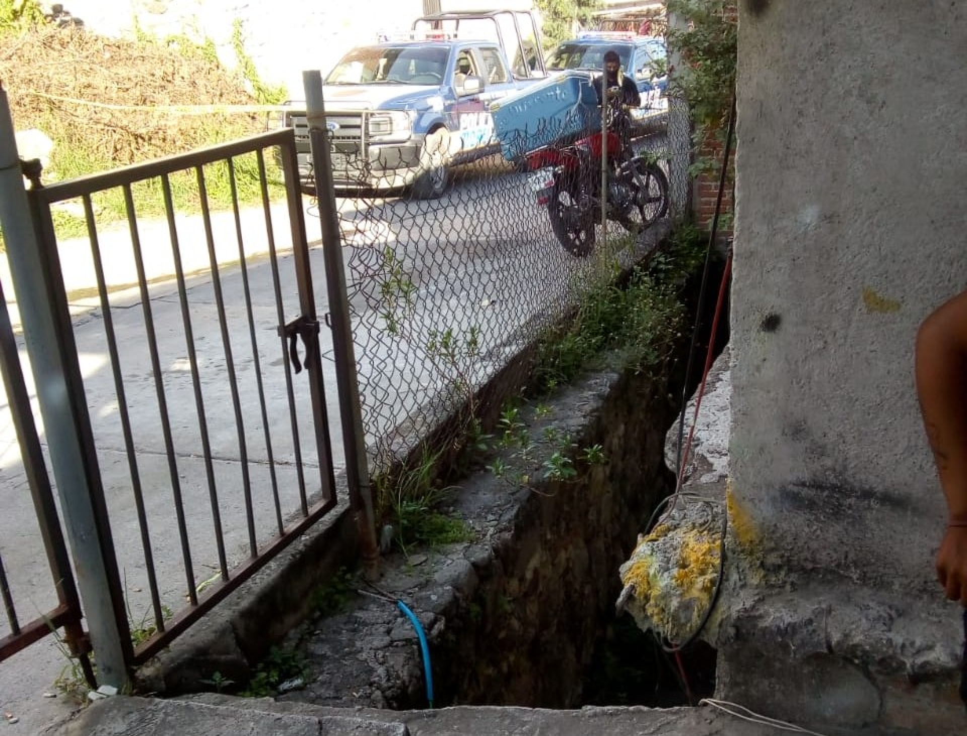 Hieren de dos tiros a un hombre en la colonia Lomas del Carril, en Temixco