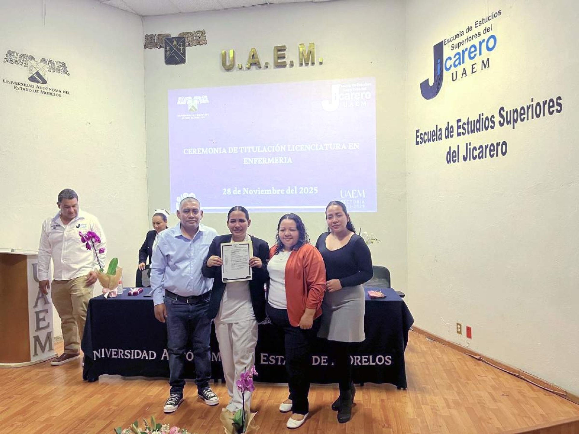 Se gradúa la primera mujer sorda en la EES Jicarero