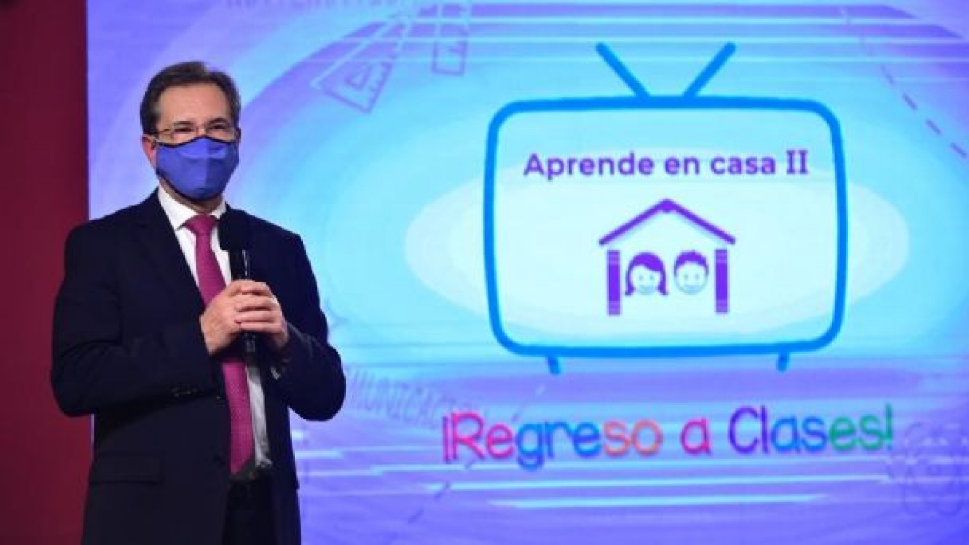 SEP habilita líneas telefónicas para dar asesoría y orientación a alumnos