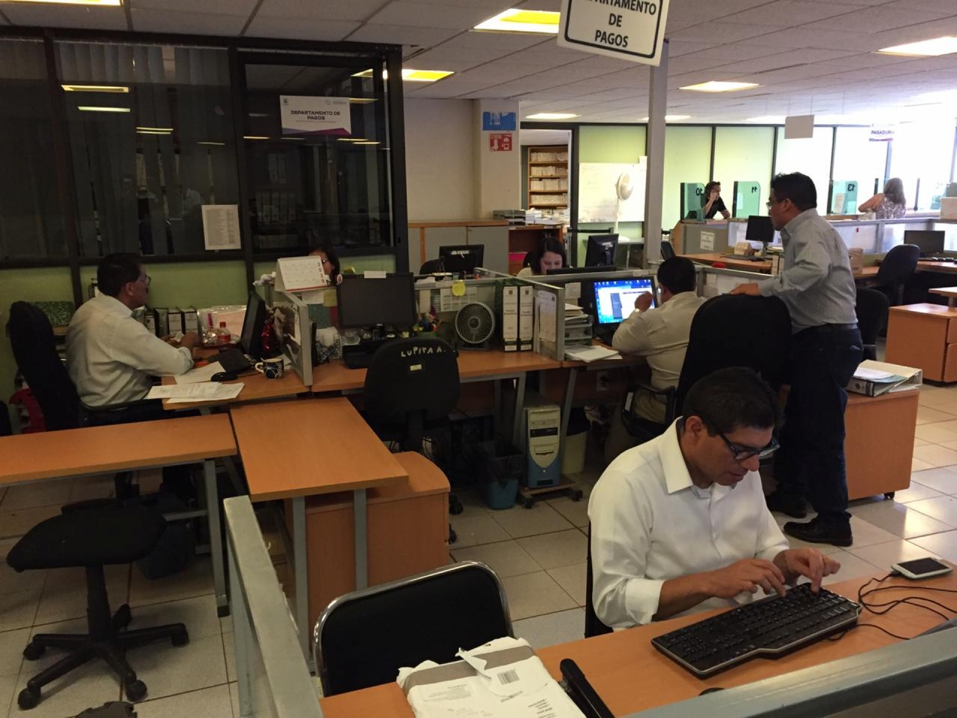 De mil trabajadoras del IEBEM, sólo asistieron 30 a laborar