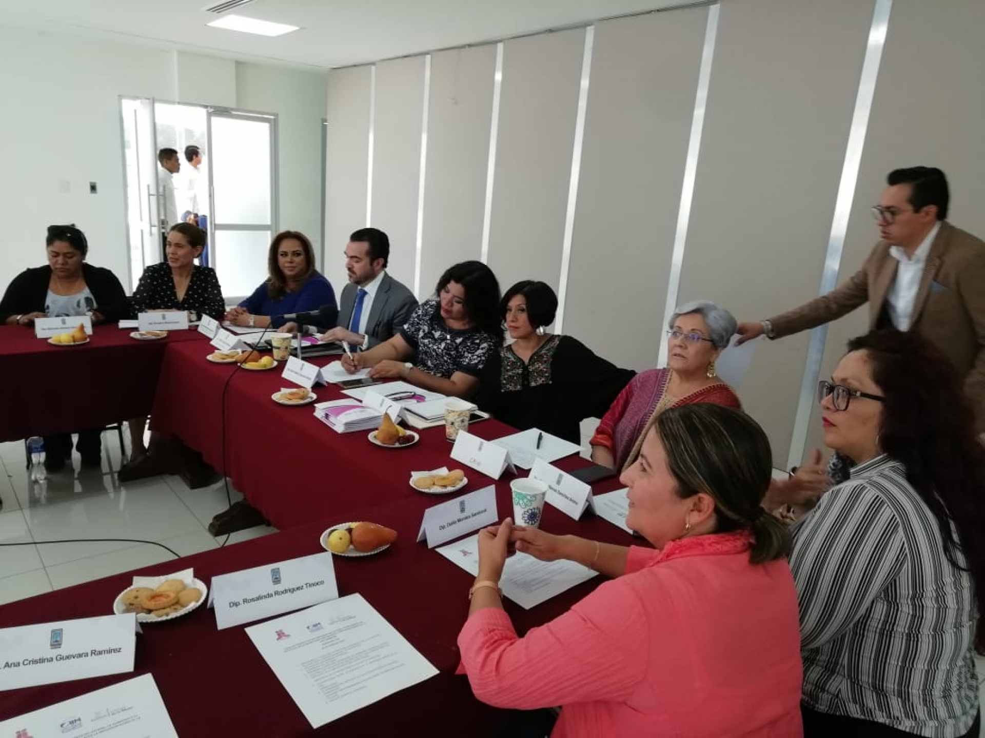 Abordan en reunión de trabajo tema de la violencia de género