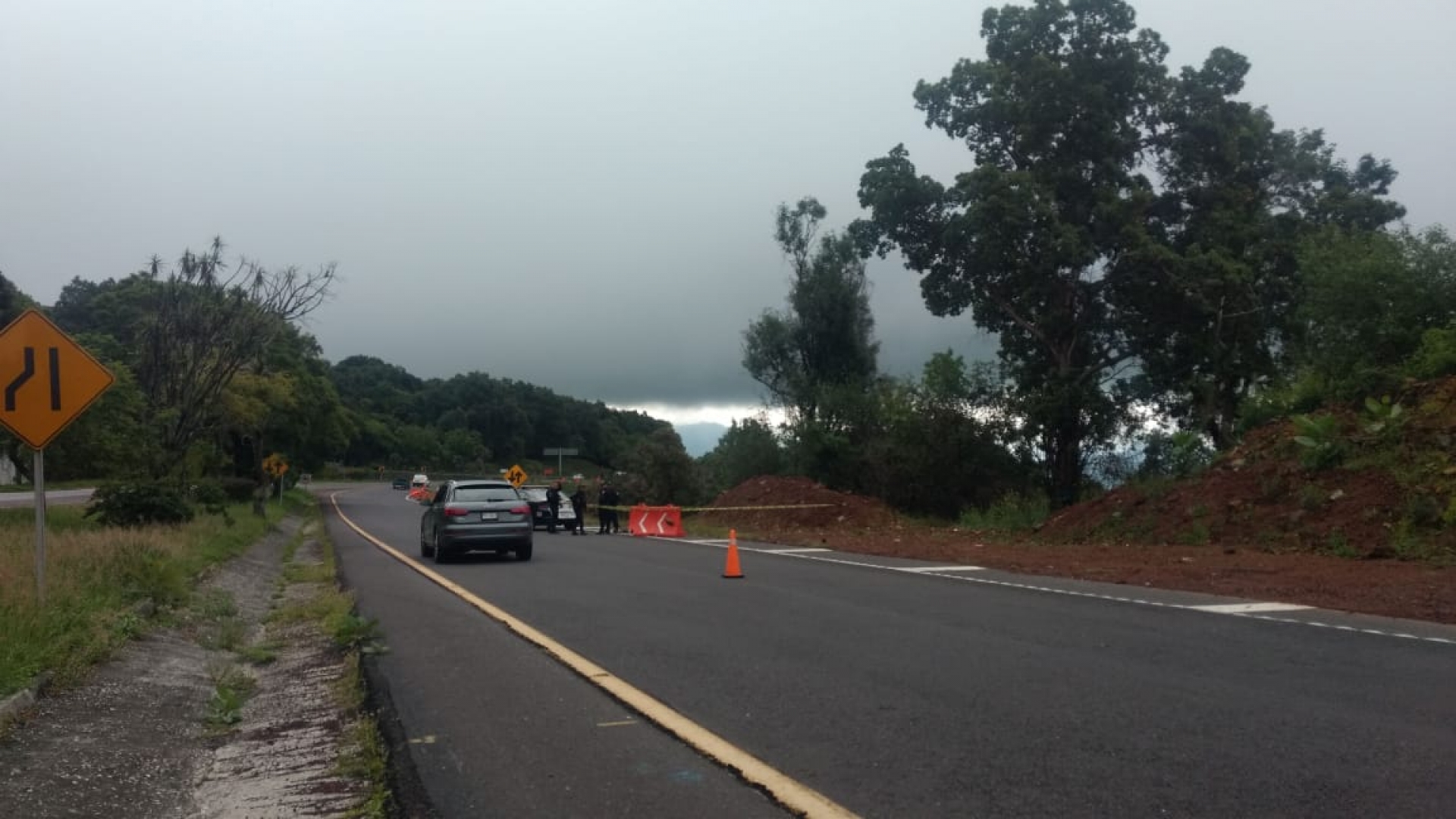 Dejan un cadáver embolsado en la autopista La Pera-Cuautla