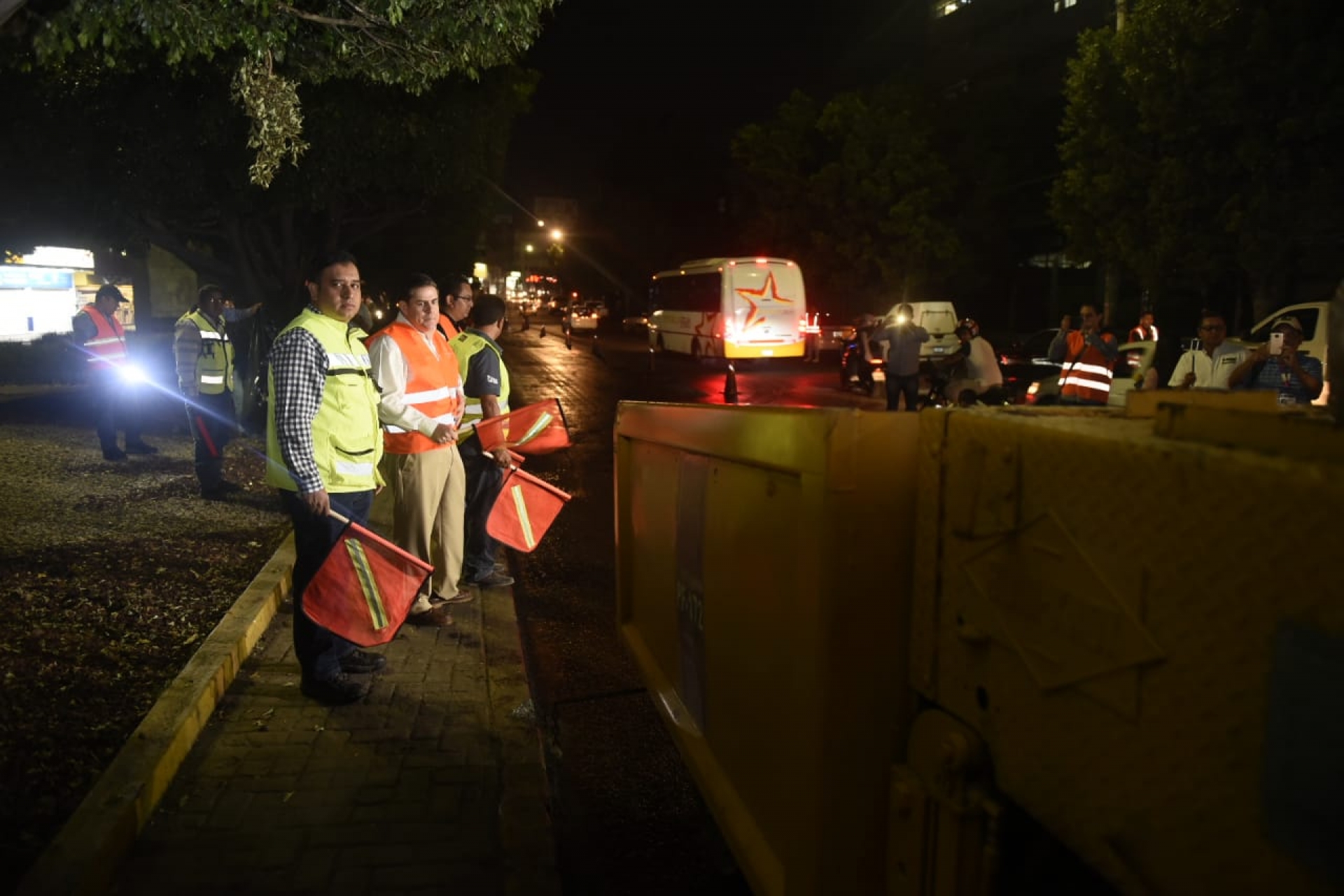 Inician trabajos de reencarpetamiento en la avenida Plan de Ayala
