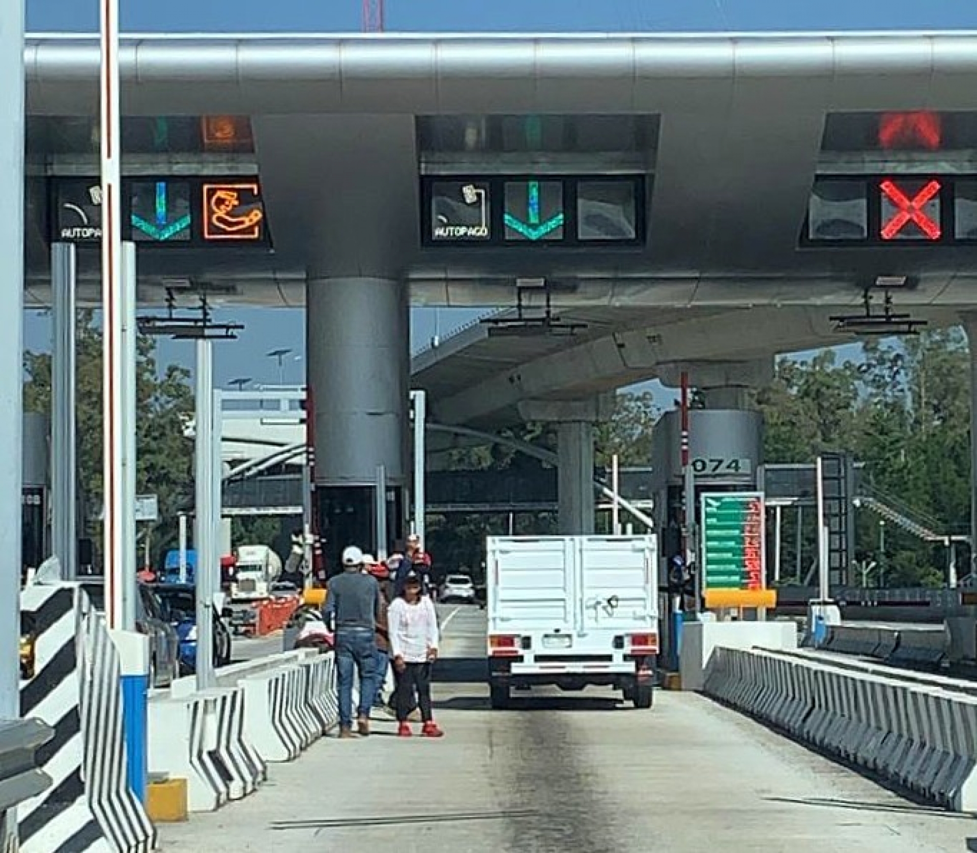 Presencia de manifestantes en caseta de cobro Tlalpan: Capufe