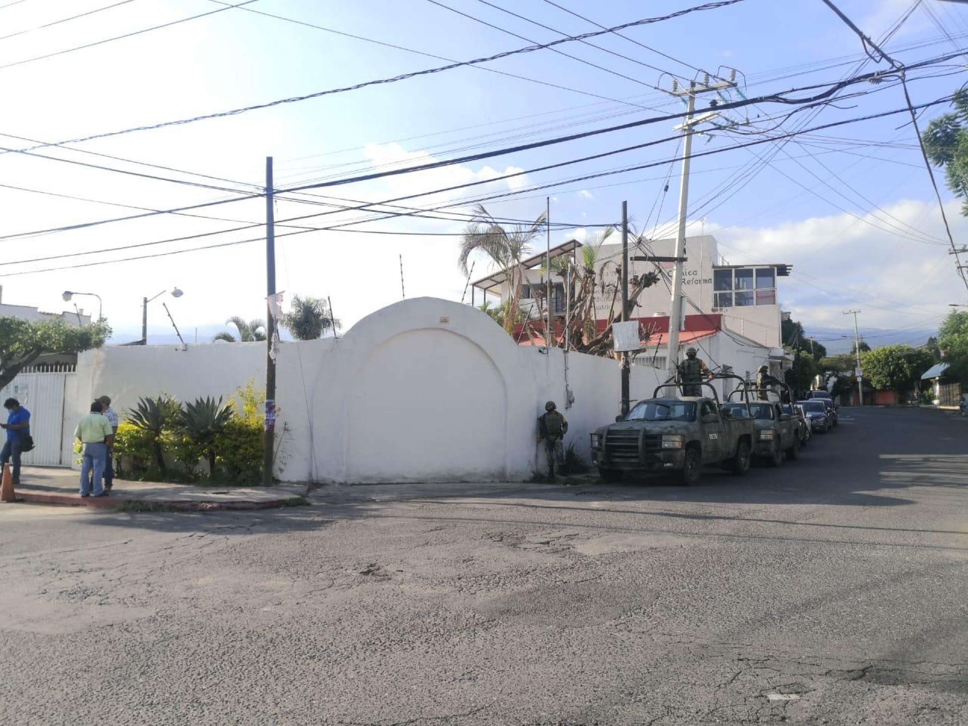 Detienen a presuntos extorsionadores en establecimiento ubicado en la colonia Vista Hermosa