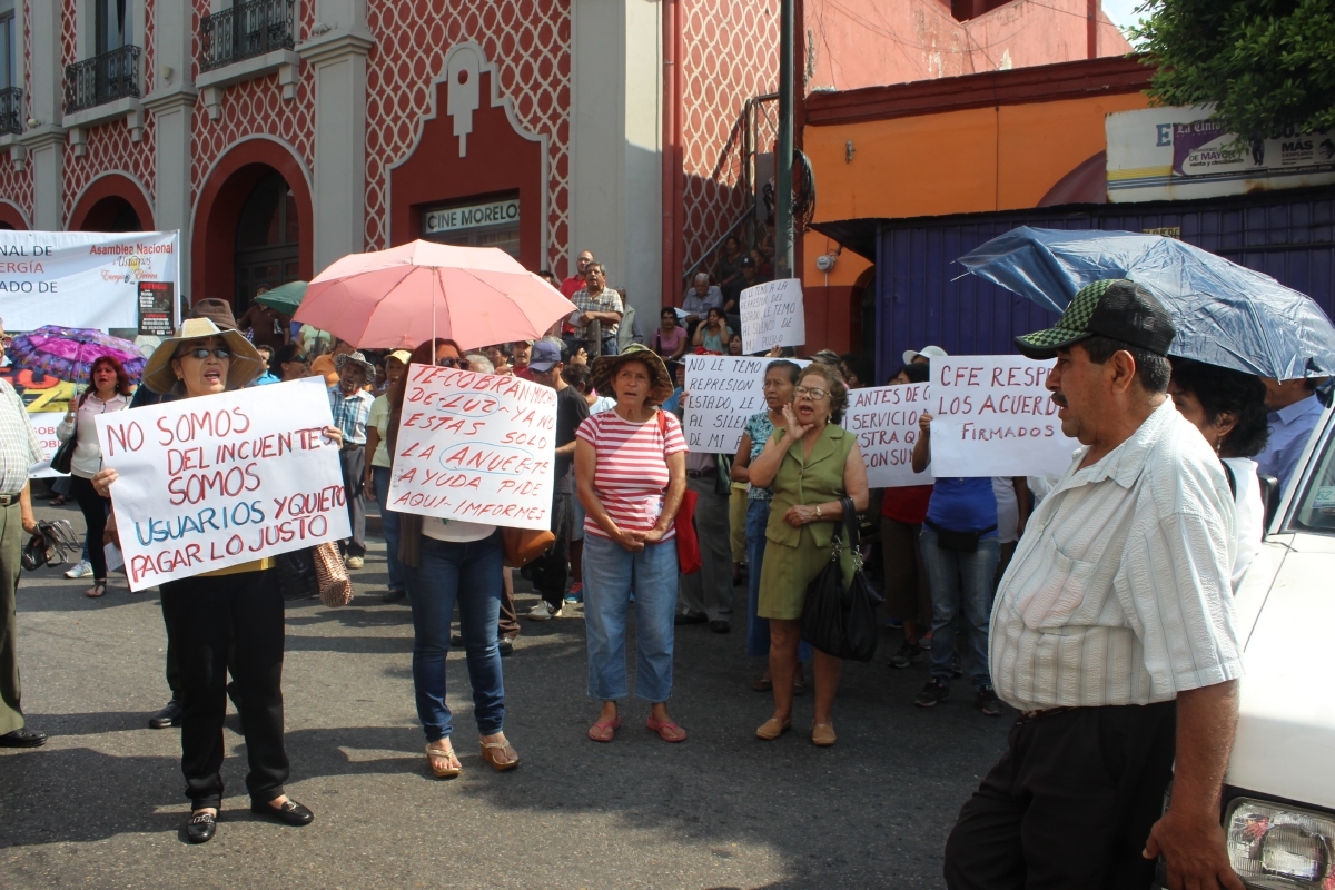 Acuerdan revisar casos de abusos contra usuarios de CFE