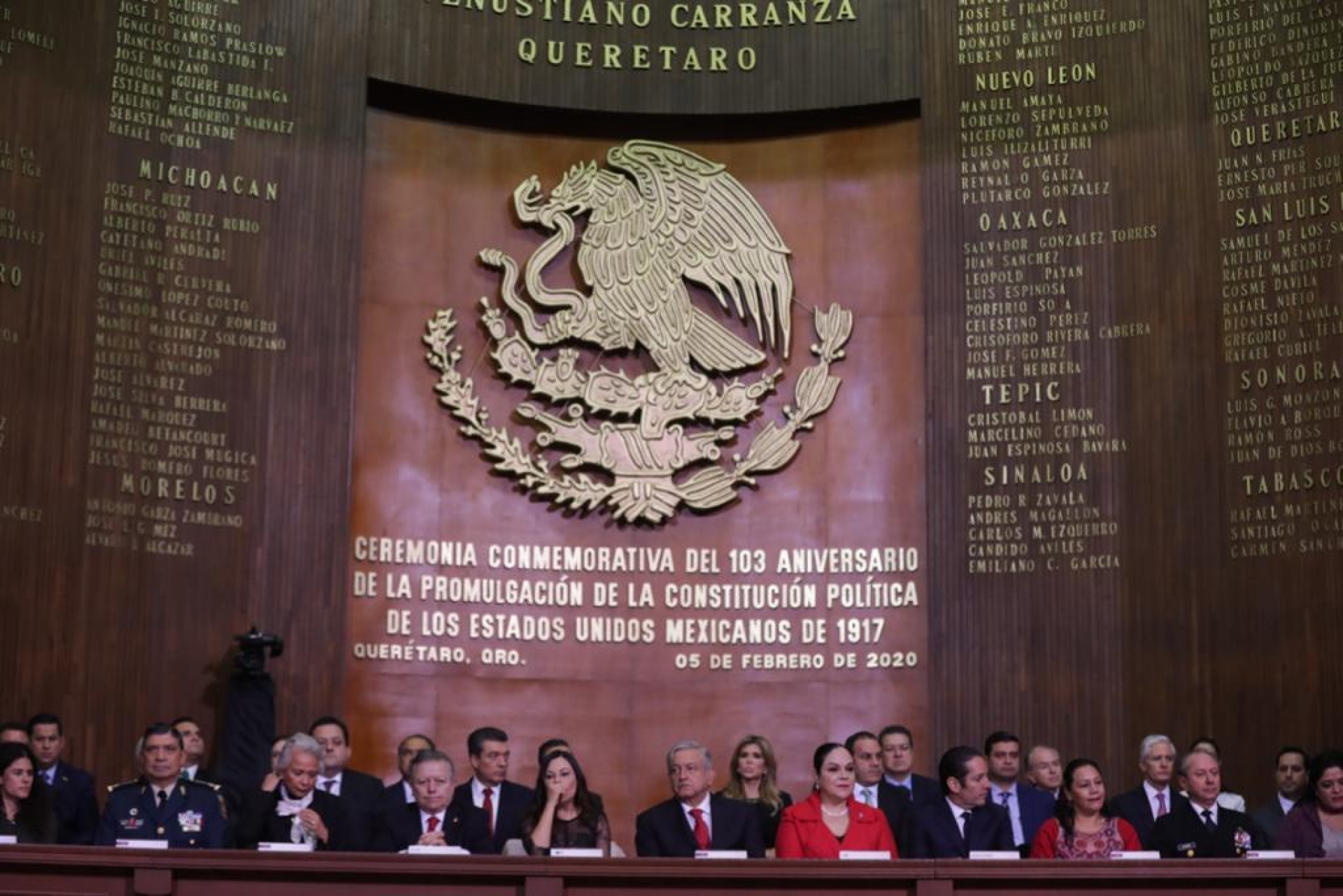 Acude gobernador a ceremonia del 103 aniversario de la Promulgación de la Constitución