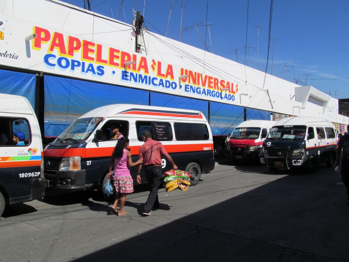 Transportistas de la región sur deliberarán este martes las acciones a seguir contra el “gasolinazo”