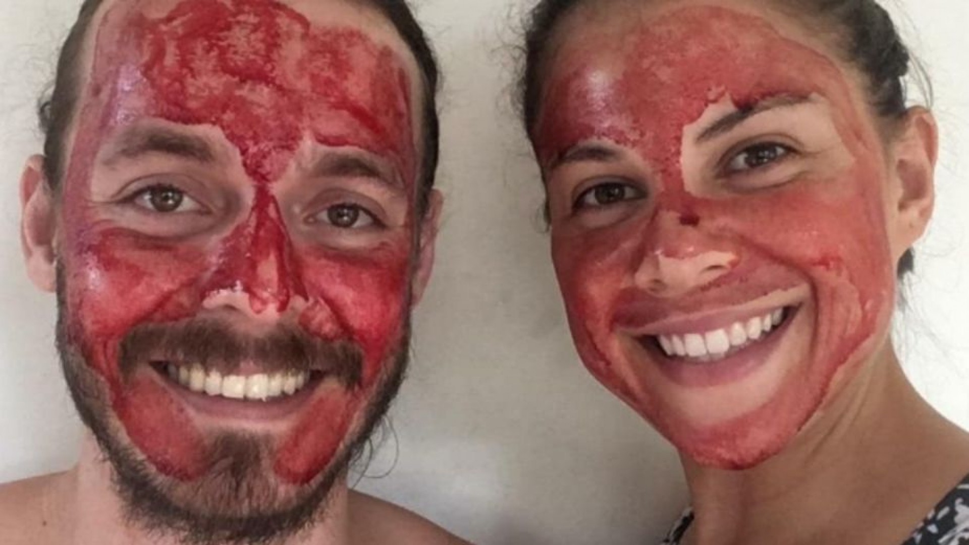Mascarilla de menstruación causa polémica en Internet
