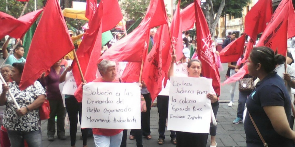 Marchan antorchistas, por quinto día consecutivo