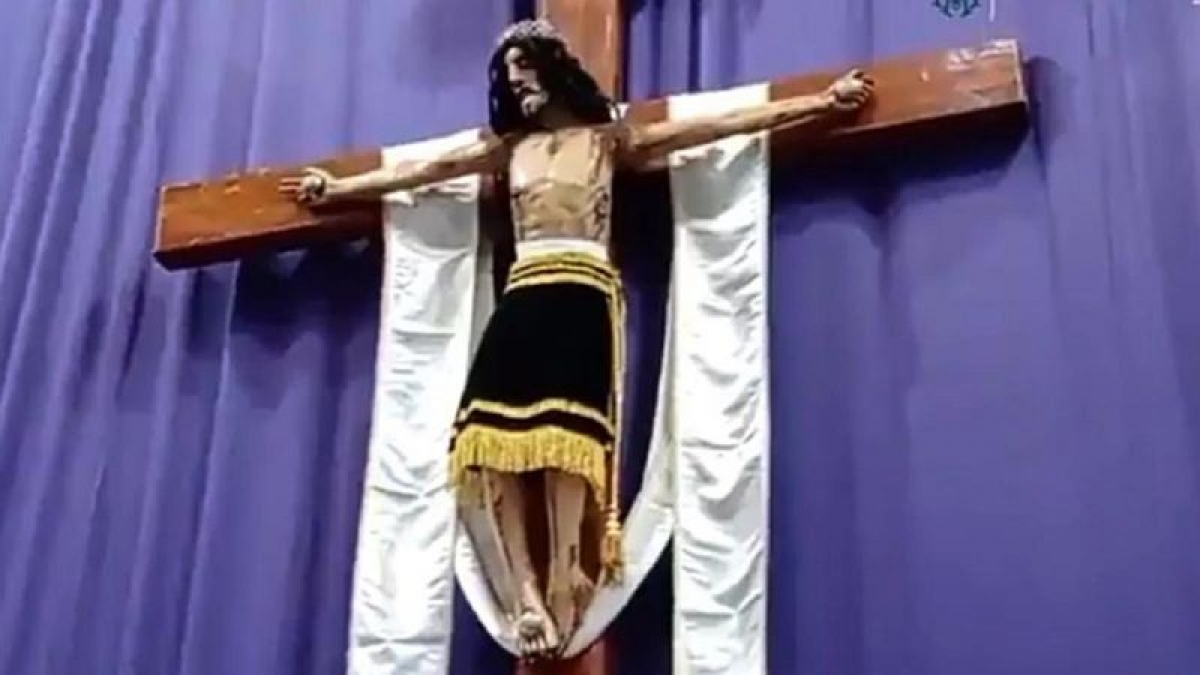 ¿Cristo movió la cabeza en plena misa de Semana Santa?