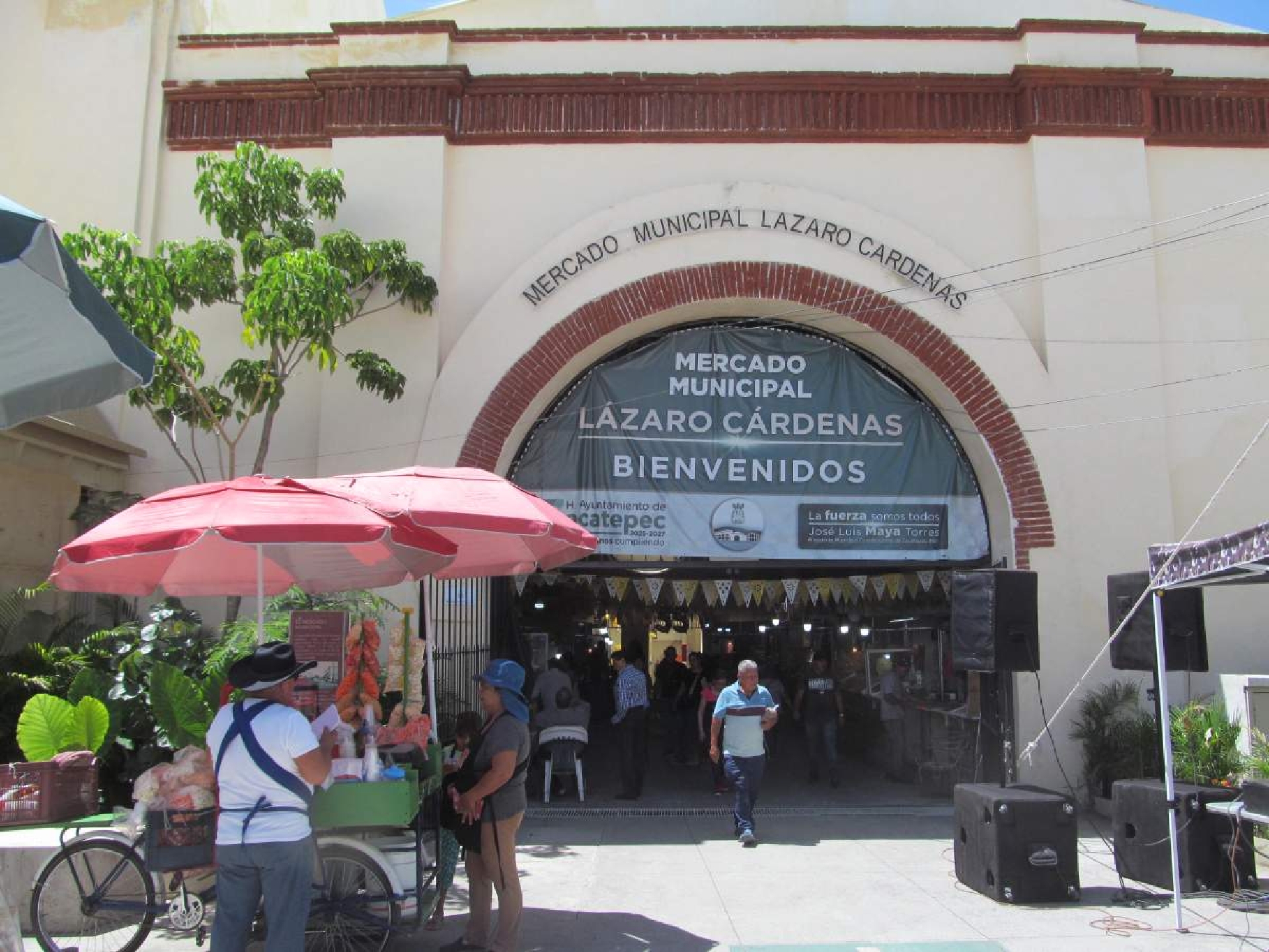 Con altibajos en ventas, cierran año en mercado de Zacatepec