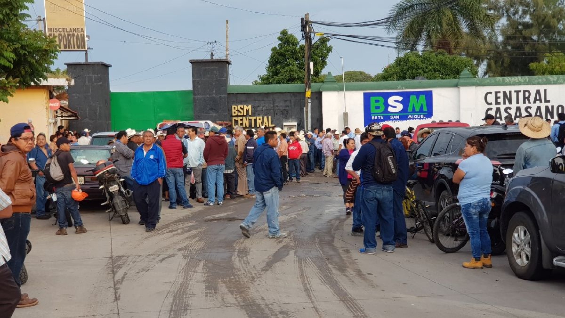 Cañeros toman las instalaciones del Ingenio de Casasano