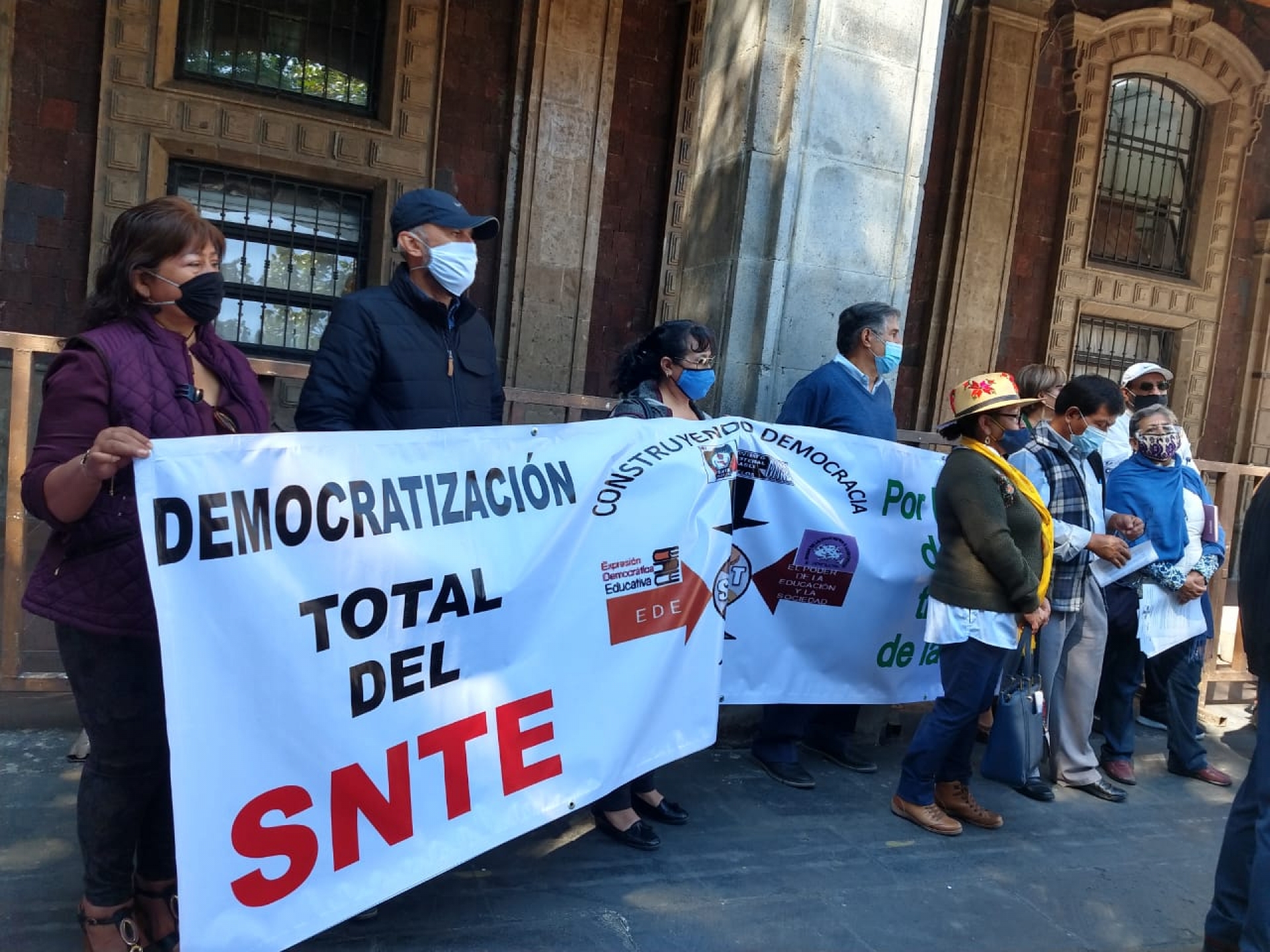 Se pronuncian por diálogo para definir ruta de democratización del SNTE