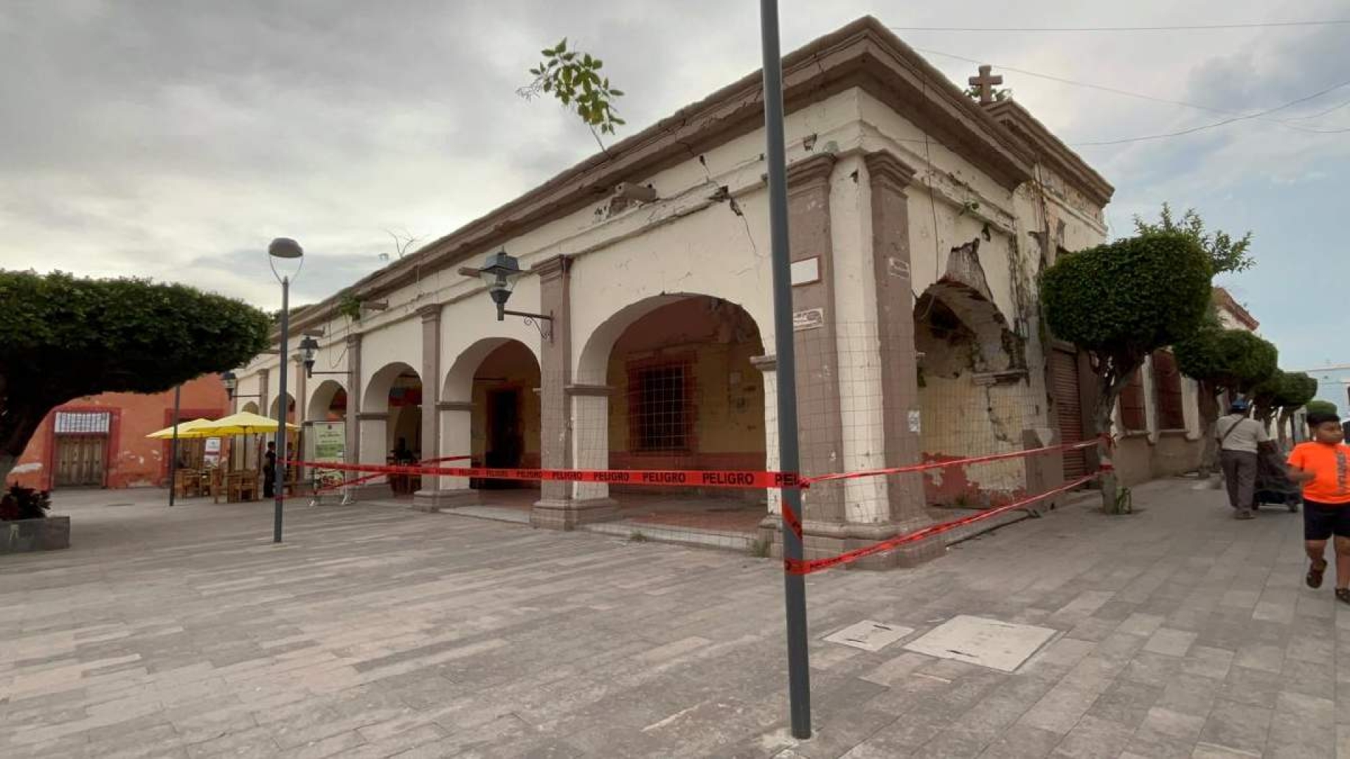 Peligran edificios antiguos de Cuautla dañados por el sismo