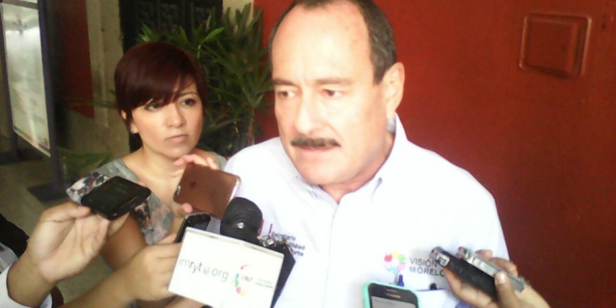 Advierte titular de la SMyT que se cancelará concesión a quien insista en mantener propaganda ofensiva en unidades