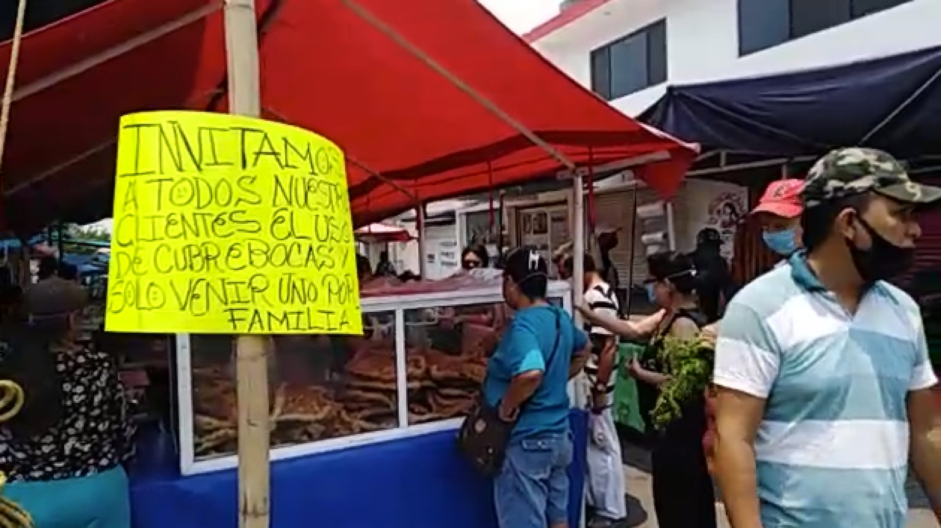 Continúan comerciantes instalando tianguis en Ciudad Chapultepec, en Cuernavaca