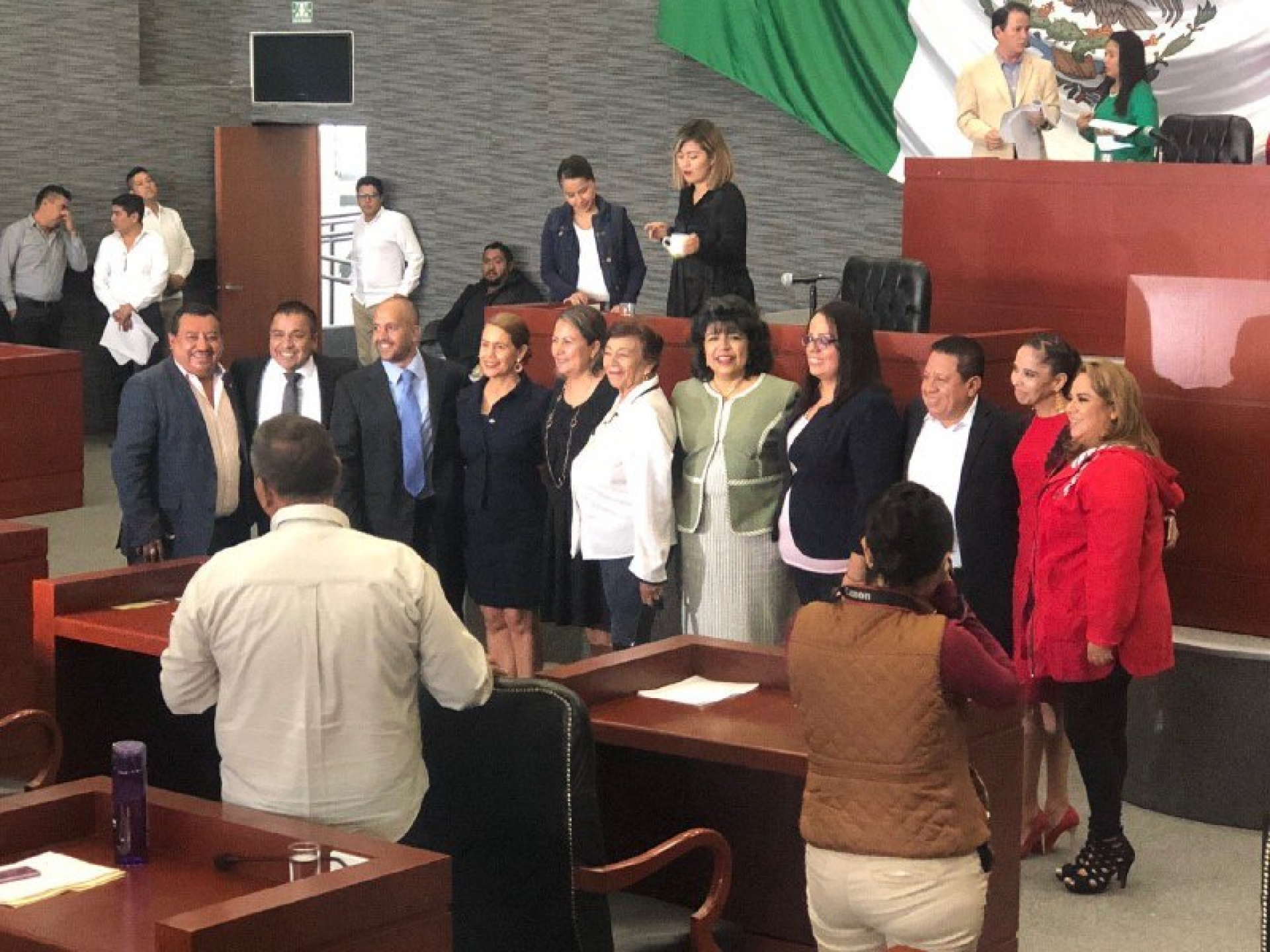 Toma Pleno del Congreso protesta a seis consejeros consultivos de la CDHEM