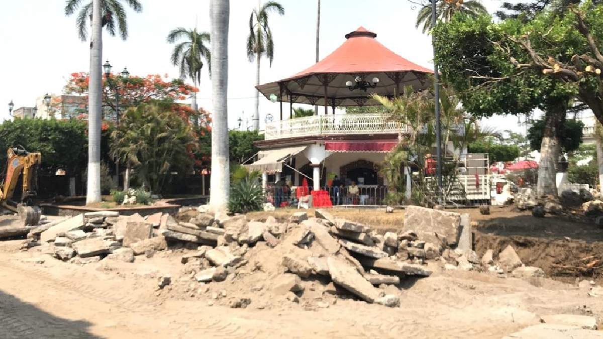 Temen comerciantes afectaciones por remodelación del zócalo de Cuautla