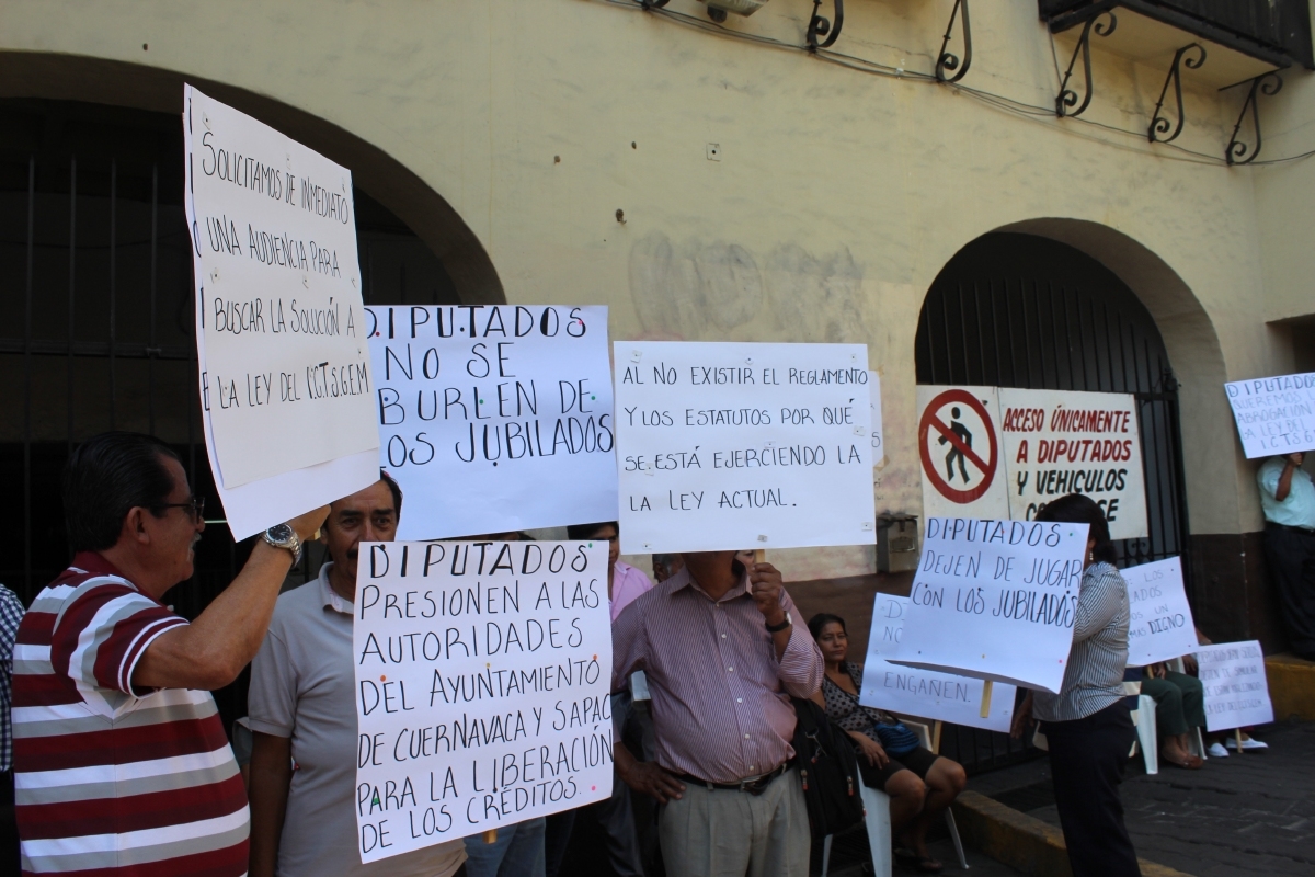 Jubilados protestaron en el Congreso
